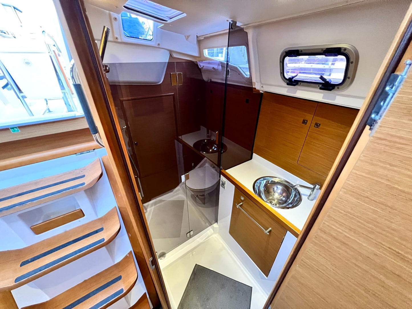2014 Jeanneau 379 Located... Offered By Yacht Coast Yacht Sales