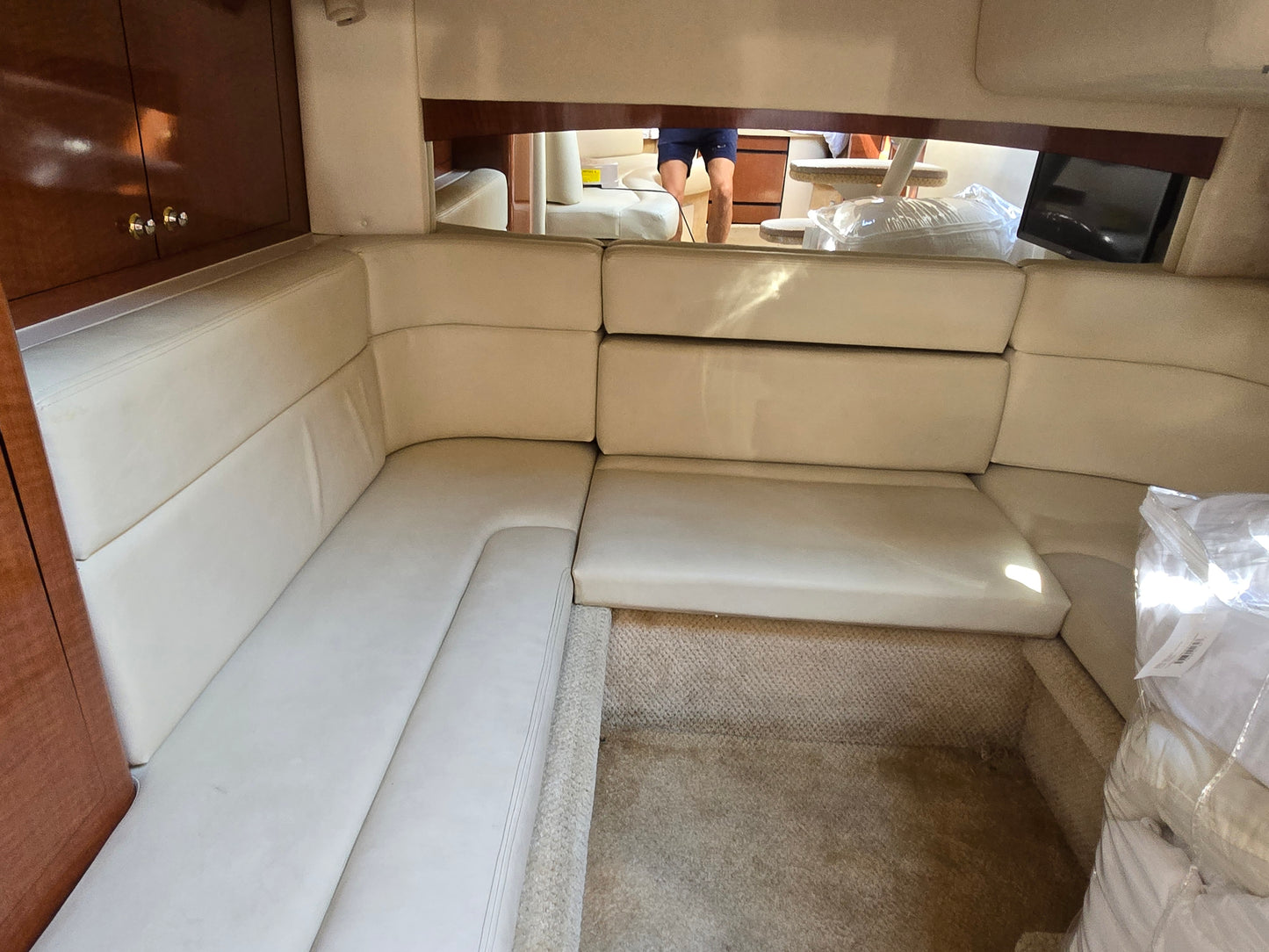 2003 Sea Ray 320... Located in Huntington Beach, Ca... Offered By Yacht Coast Yacht Sales