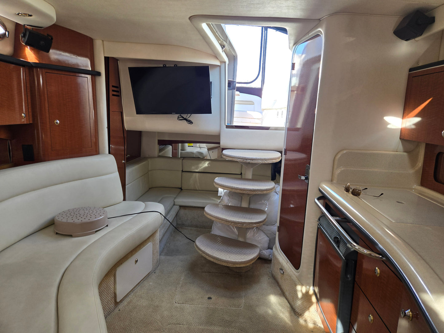 2003 Sea Ray 320... Located in Huntington Beach, Ca... Offered By Yacht Coast Yacht Sales