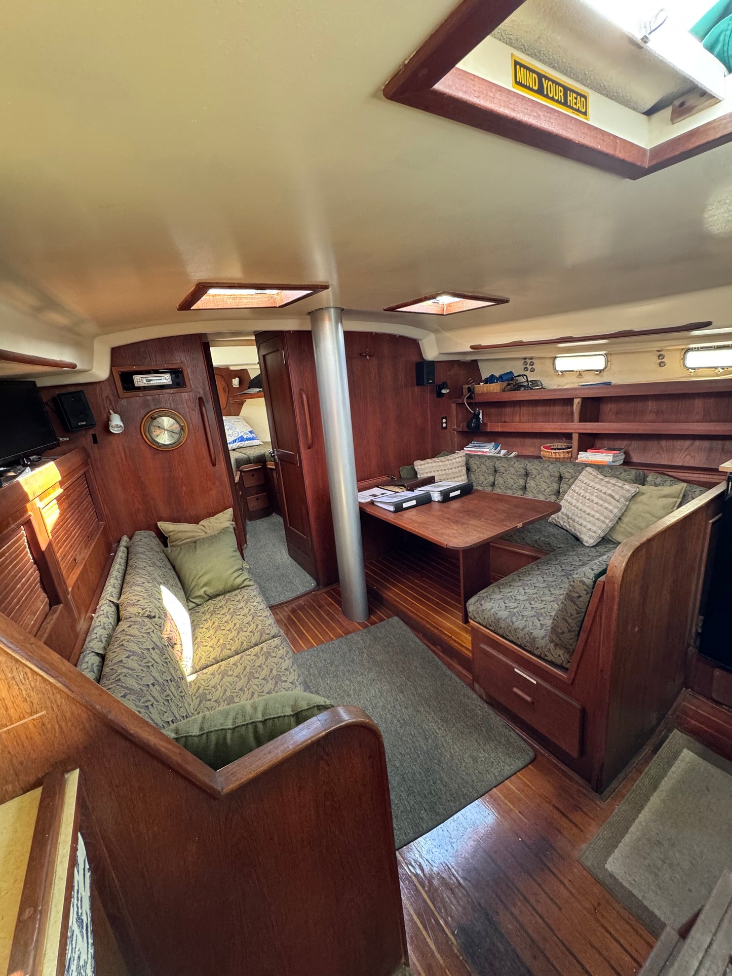 1981 Morgan Out Island Center Cockpit Ketch Rig... Located in San Diego, Ca... Offered by Yacht Coast Yacht Sales