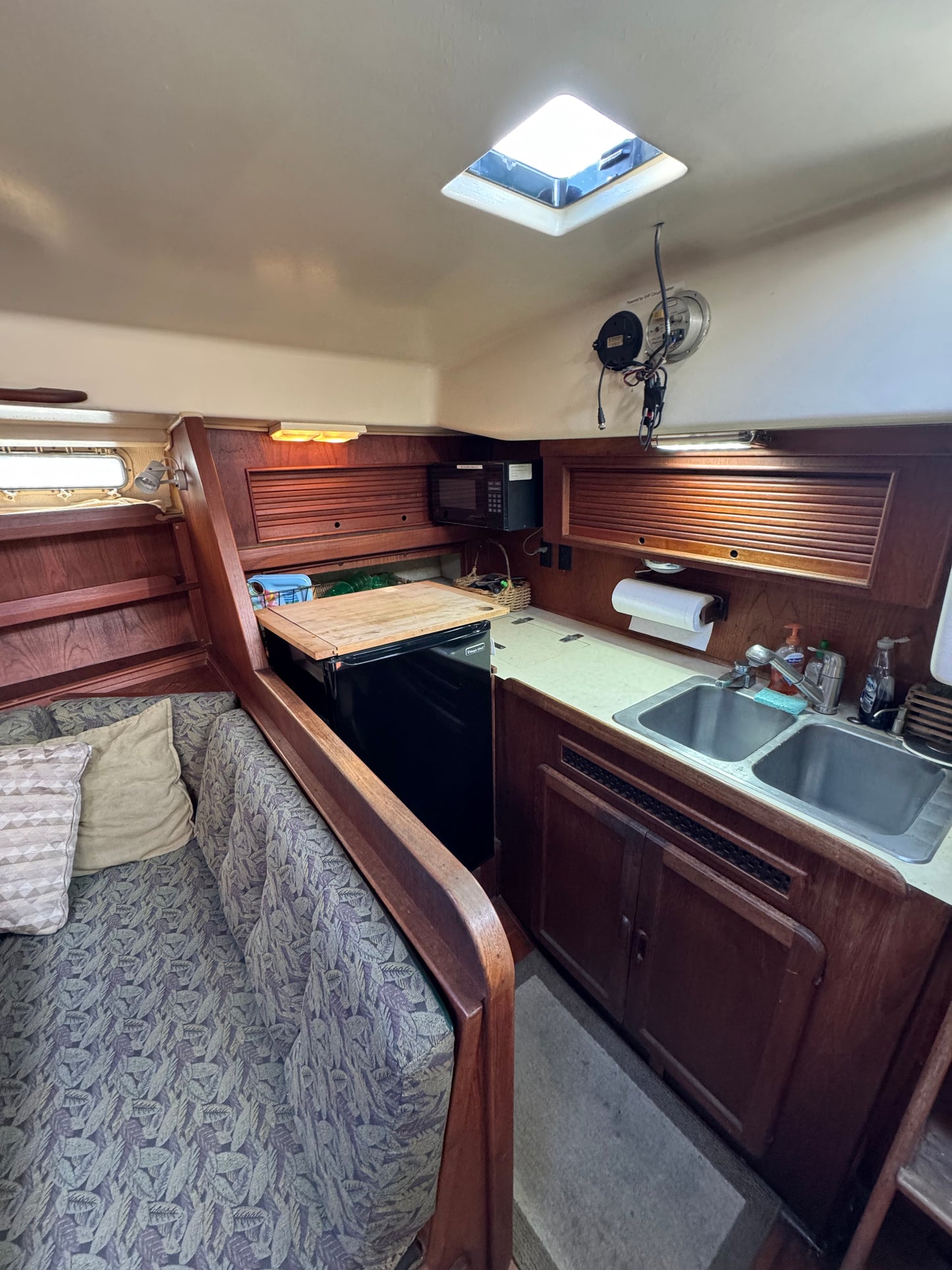 1981 Morgan Out Island Center Cockpit Ketch Rig... Located in San Diego, Ca... Offered by Yacht Coast Yacht Sales