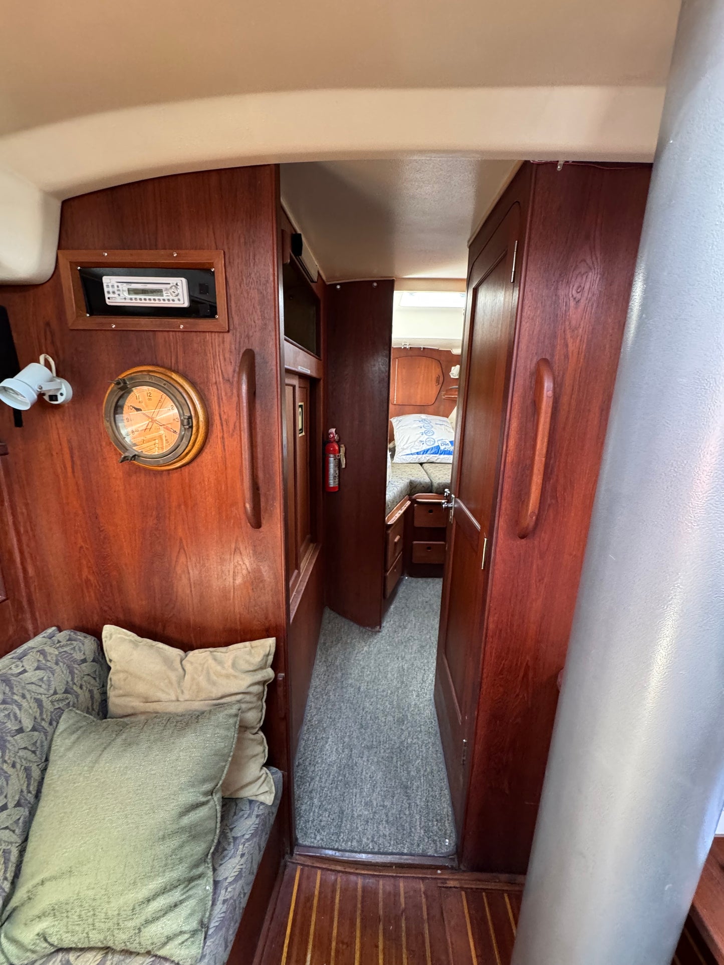 1981 Morgan Out Island Center Cockpit Ketch Rig... Located in San Diego, Ca... Offered by Yacht Coast Yacht Sales