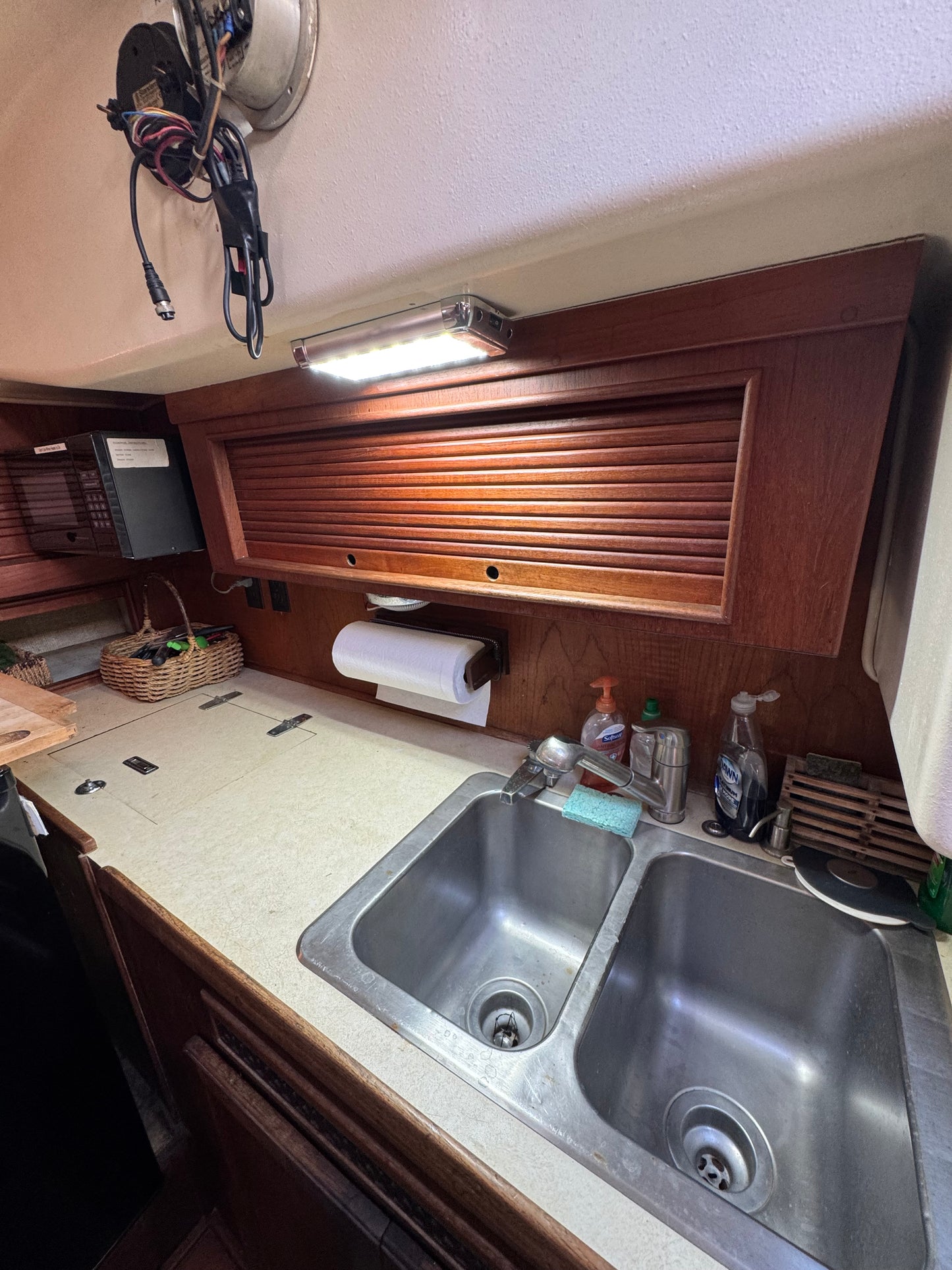 1981 Morgan Out Island Center Cockpit Ketch Rig... Located in San Diego, Ca... Offered by Yacht Coast Yacht Sales