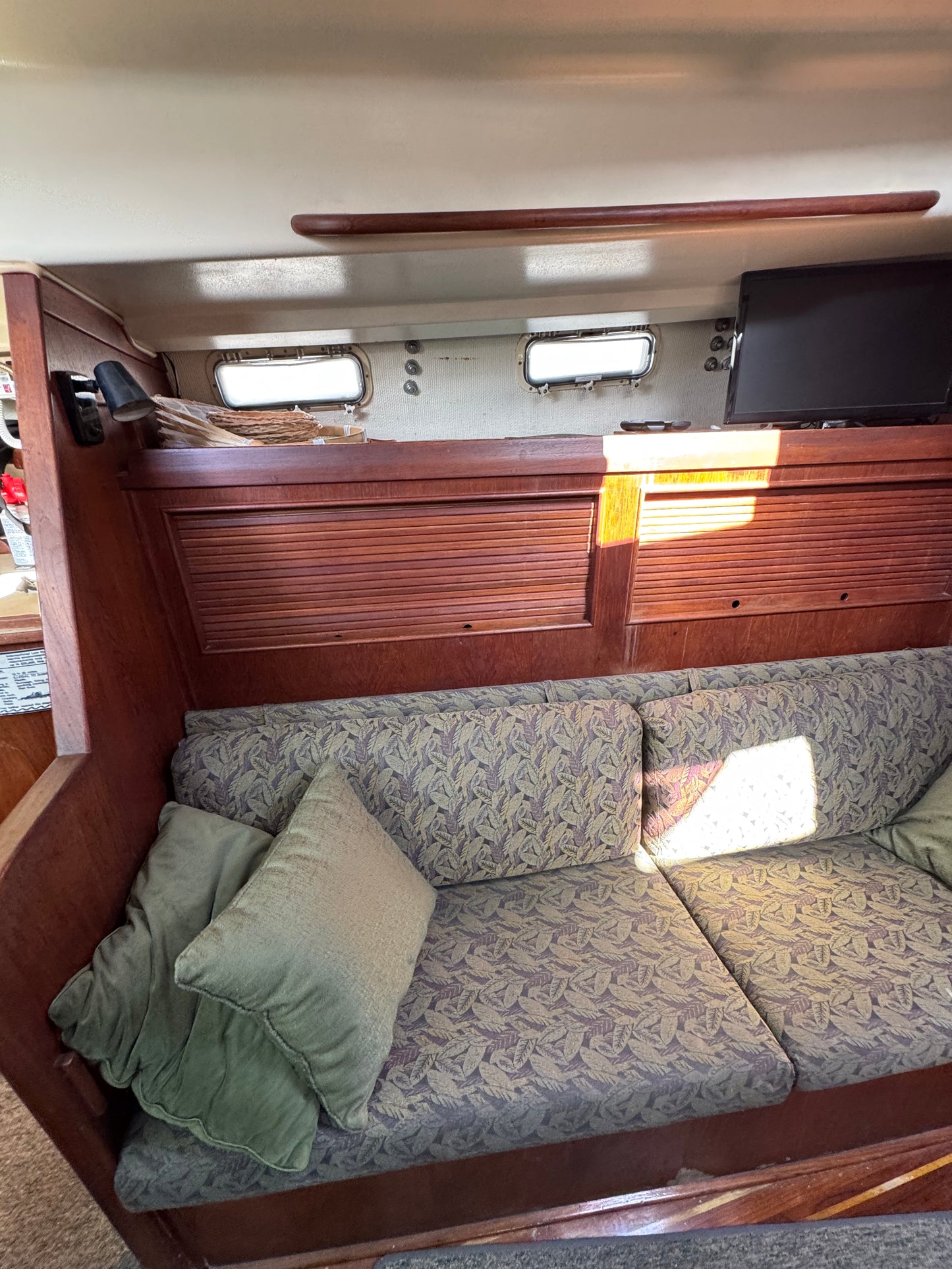 1981 Morgan Out Island Center Cockpit Ketch Rig... Located in San Diego, Ca... Offered by Yacht Coast Yacht Sales