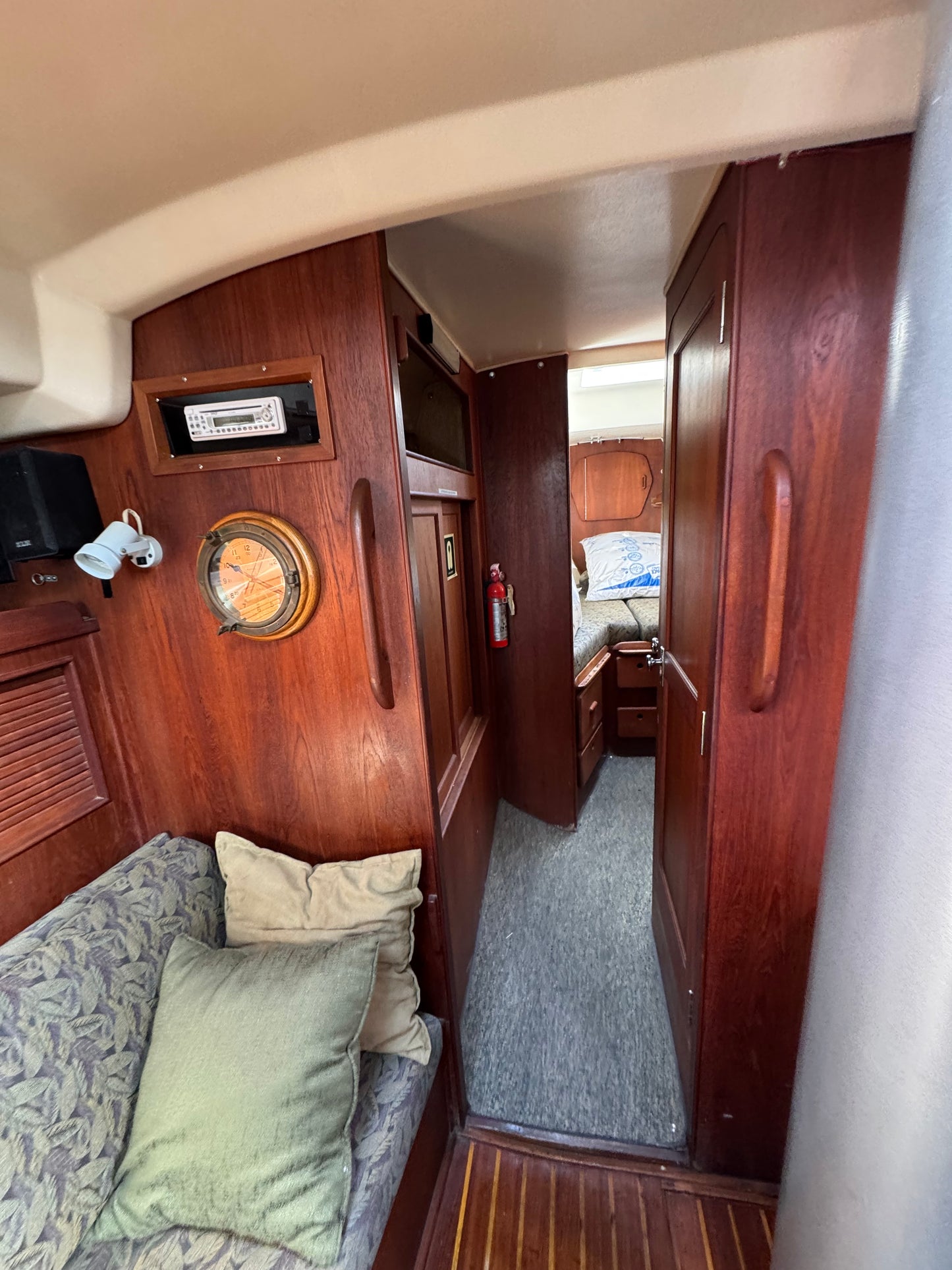 1981 Morgan Out Island Center Cockpit Ketch Rig... Located in San Diego, Ca... Offered by Yacht Coast Yacht Sales