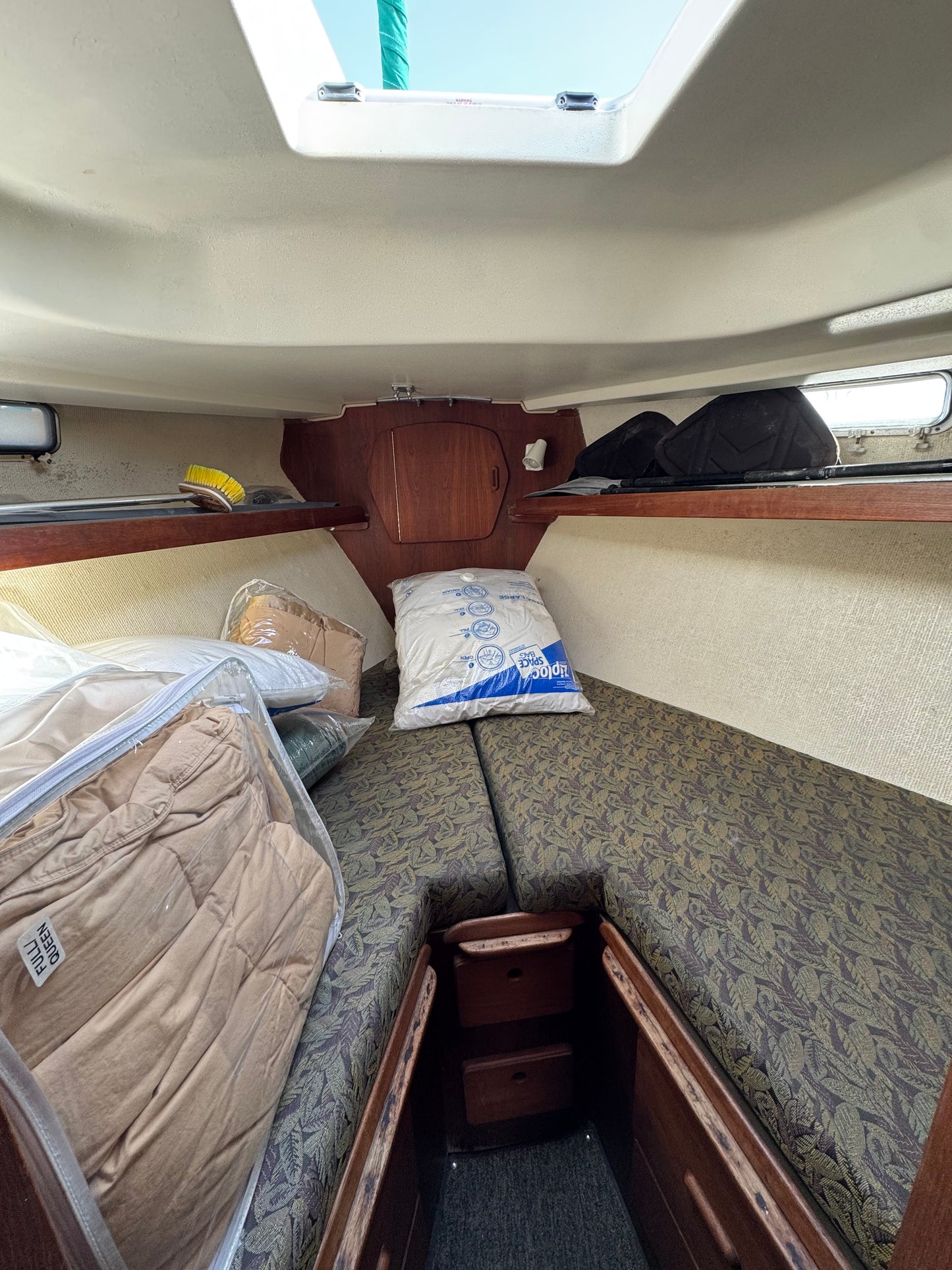 1981 Morgan Out Island Center Cockpit Ketch Rig... Located in San Diego, Ca... Offered by Yacht Coast Yacht Sales