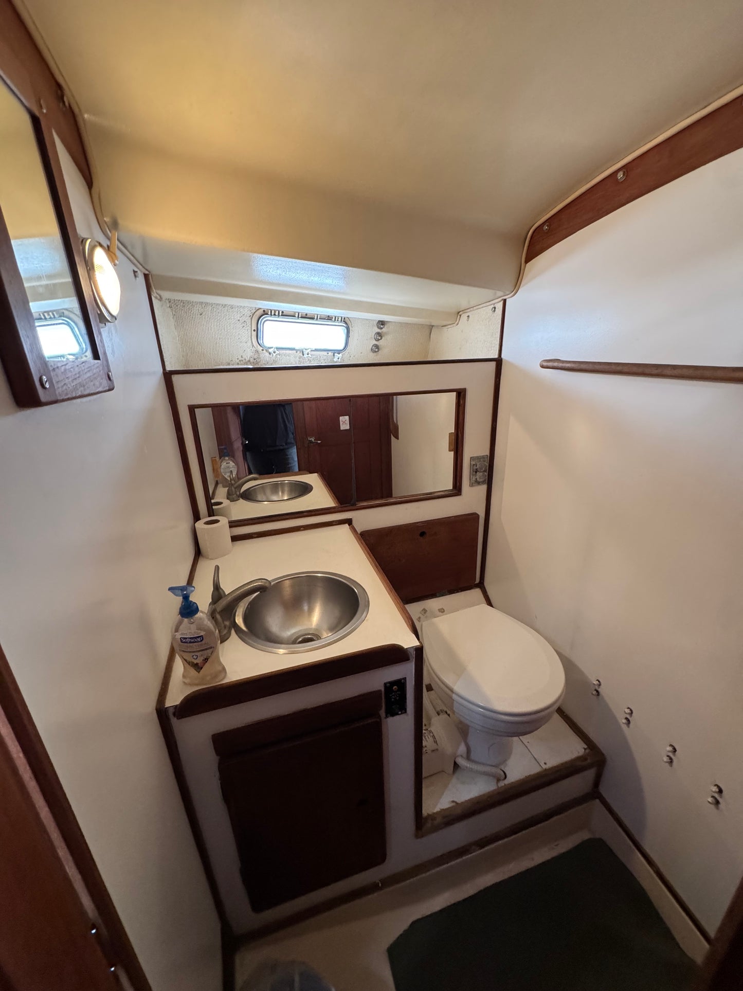 1981 Morgan Out Island Center Cockpit Ketch Rig... Located in San Diego, Ca... Offered by Yacht Coast Yacht Sales