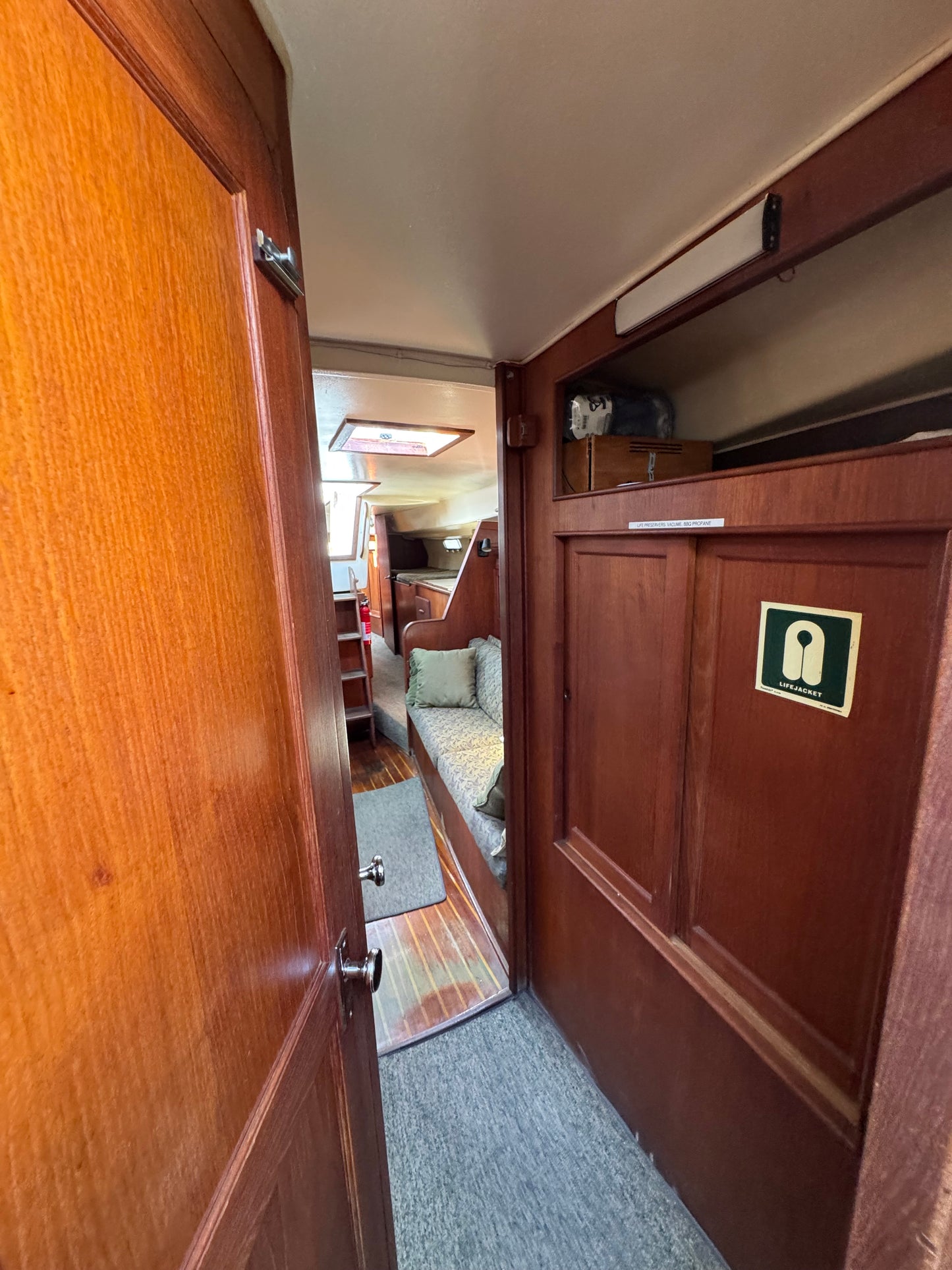 1981 Morgan Out Island Center Cockpit Ketch Rig... Located in San Diego, Ca... Offered by Yacht Coast Yacht Sales
