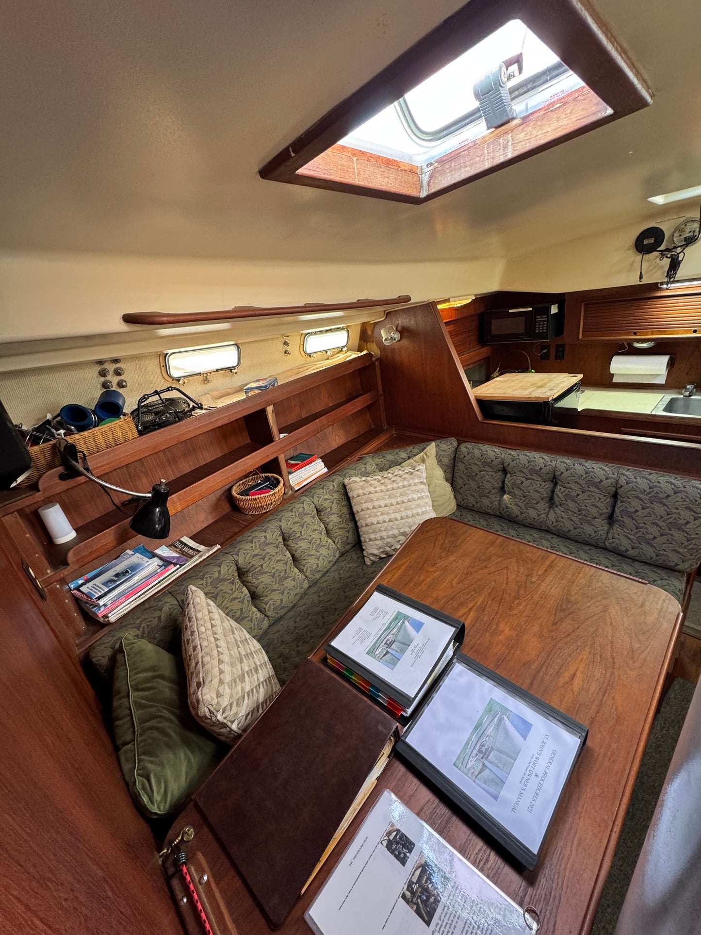 1981 Morgan Out Island Center Cockpit Ketch Rig... Located in San Diego, Ca... Offered by Yacht Coast Yacht Sales