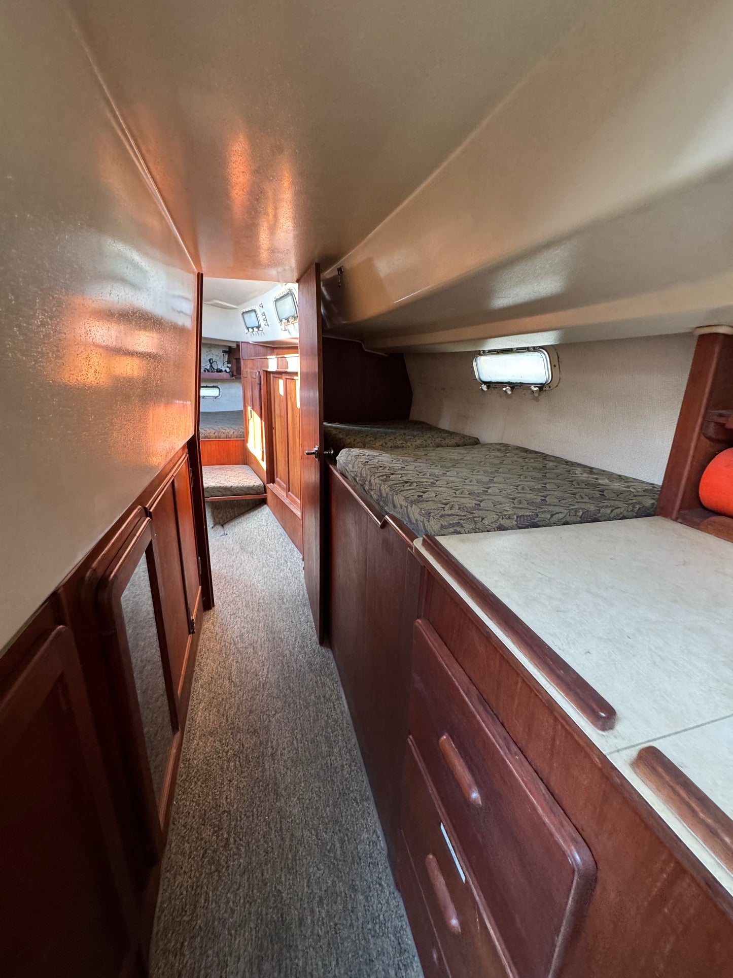 1981 Morgan Out Island Center Cockpit Ketch Rig... Located in San Diego, Ca... Offered by Yacht Coast Yacht Sales