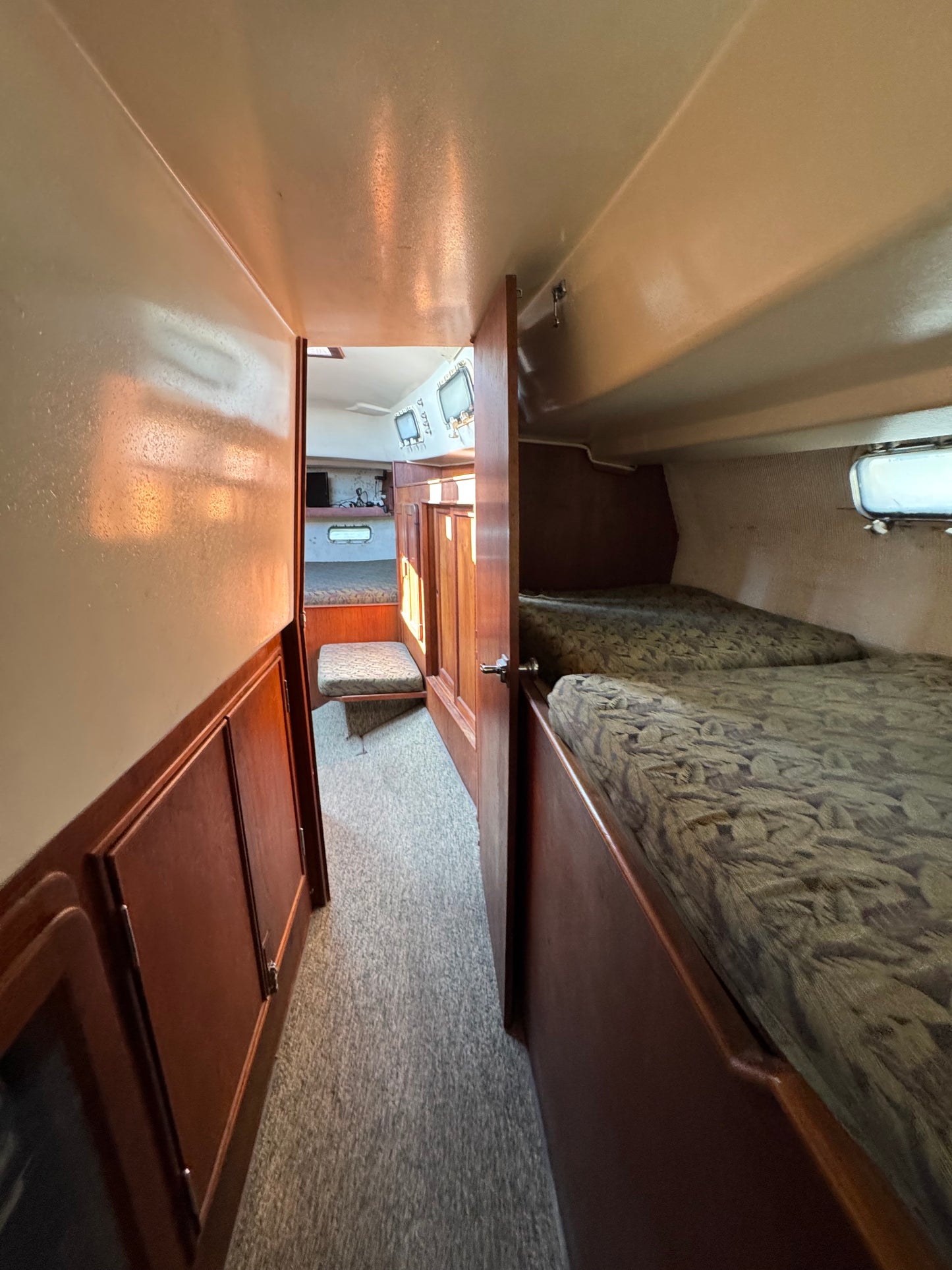 1981 Morgan Out Island Center Cockpit Ketch Rig... Located in San Diego, Ca... Offered by Yacht Coast Yacht Sales