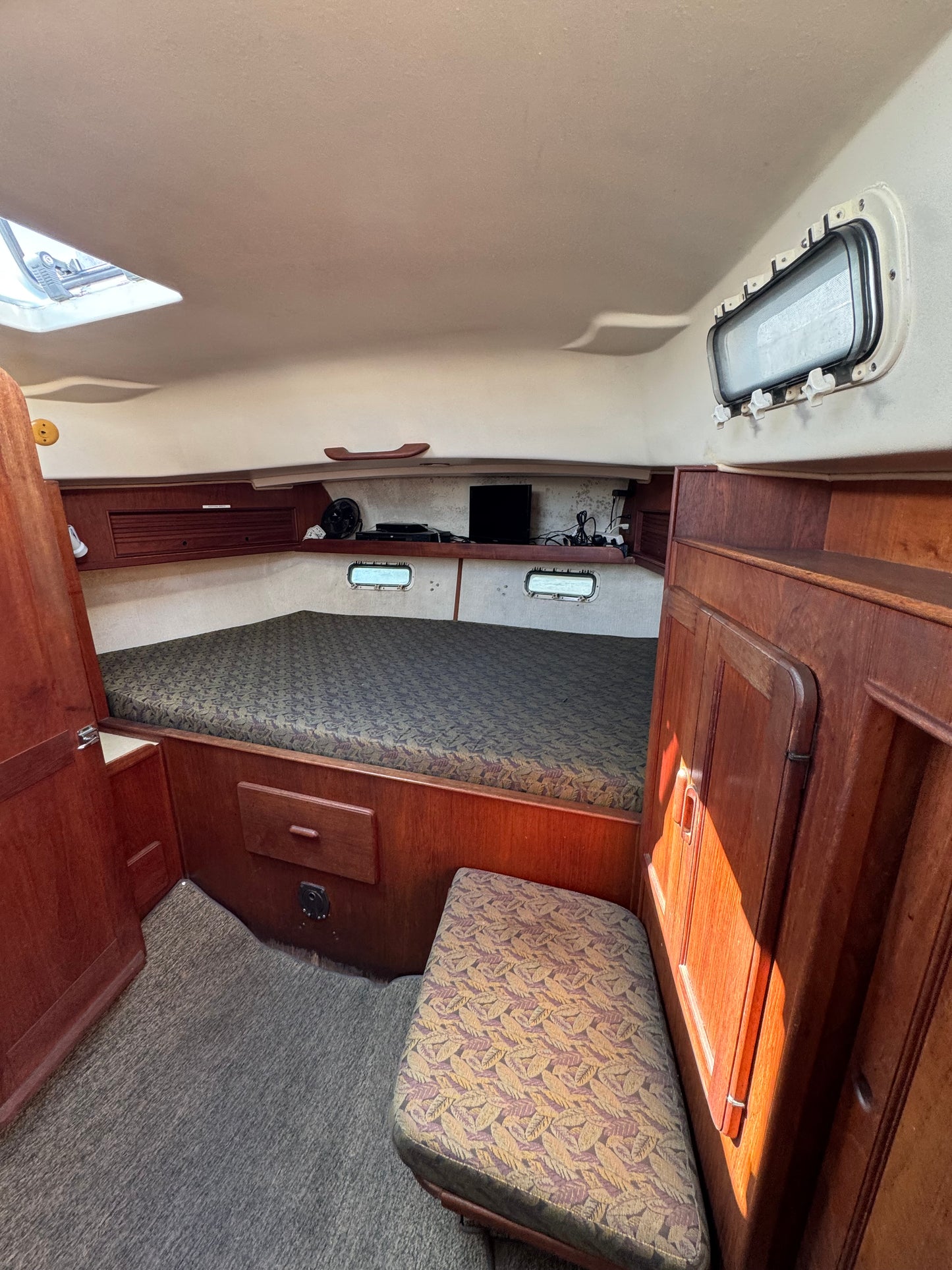 1981 Morgan Out Island Center Cockpit Ketch Rig... Located in San Diego, Ca... Offered by Yacht Coast Yacht Sales