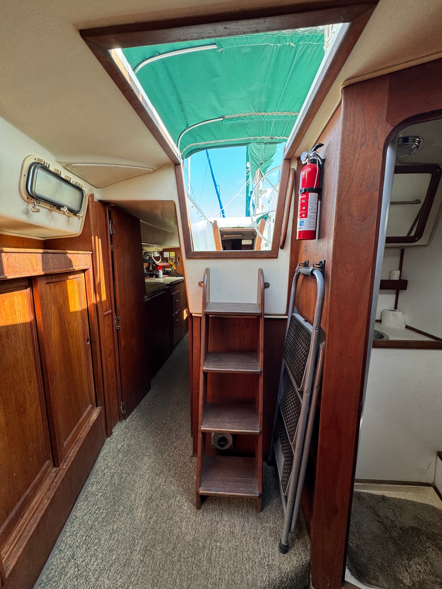 1981 Morgan Out Island Center Cockpit Ketch Rig... Located in San Diego, Ca... Offered by Yacht Coast Yacht Sales
