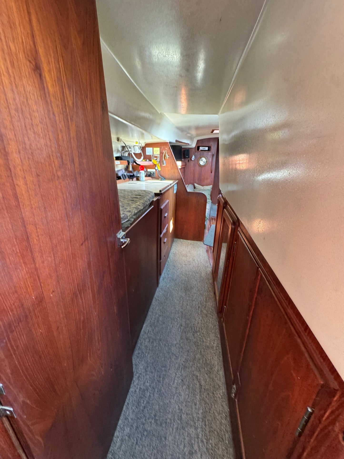 1981 Morgan Out Island Center Cockpit Ketch Rig... Located in San Diego, Ca... Offered by Yacht Coast Yacht Sales