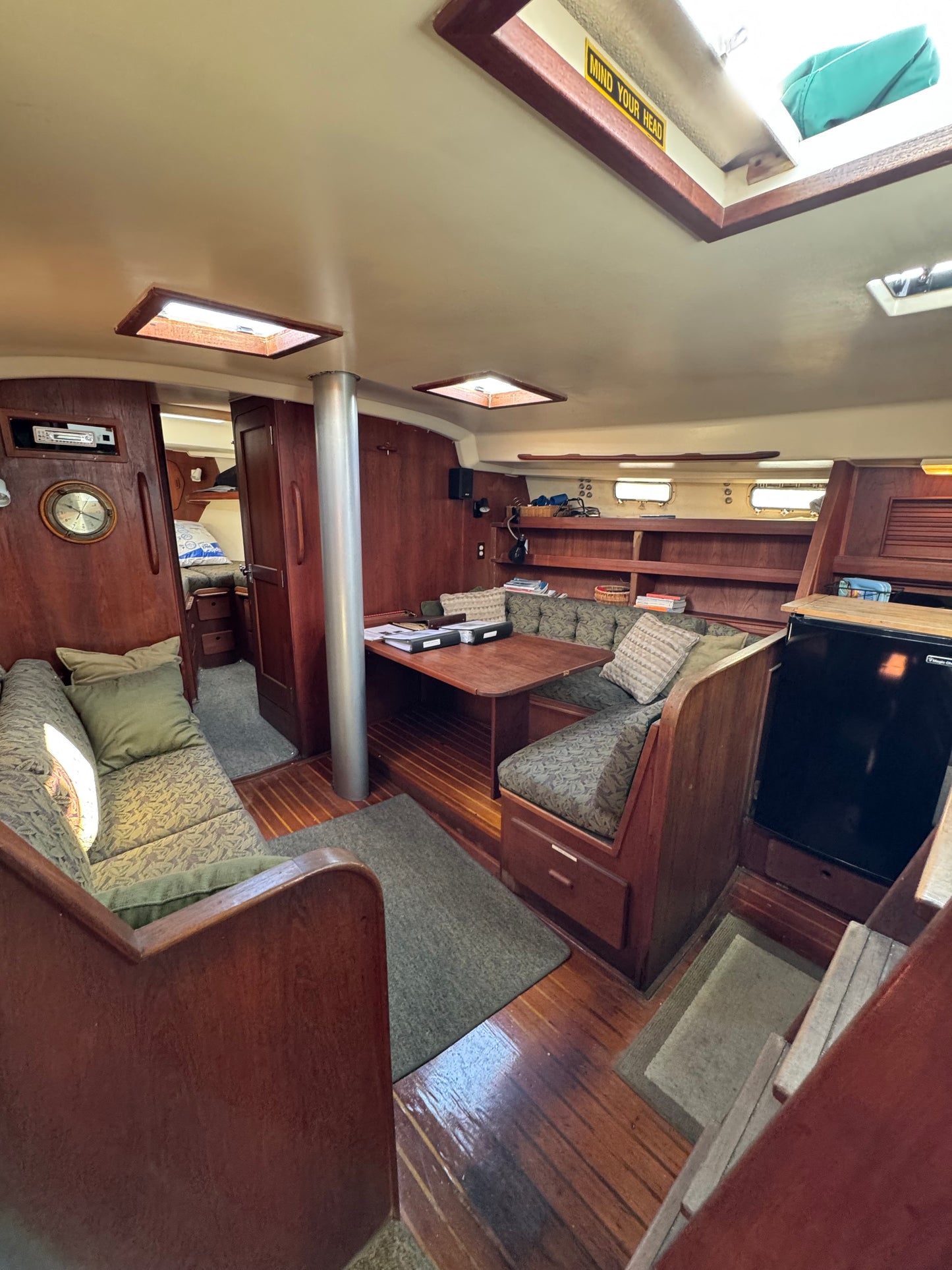 1981 Morgan Out Island Center Cockpit Ketch Rig... Located in San Diego, Ca... Offered by Yacht Coast Yacht Sales