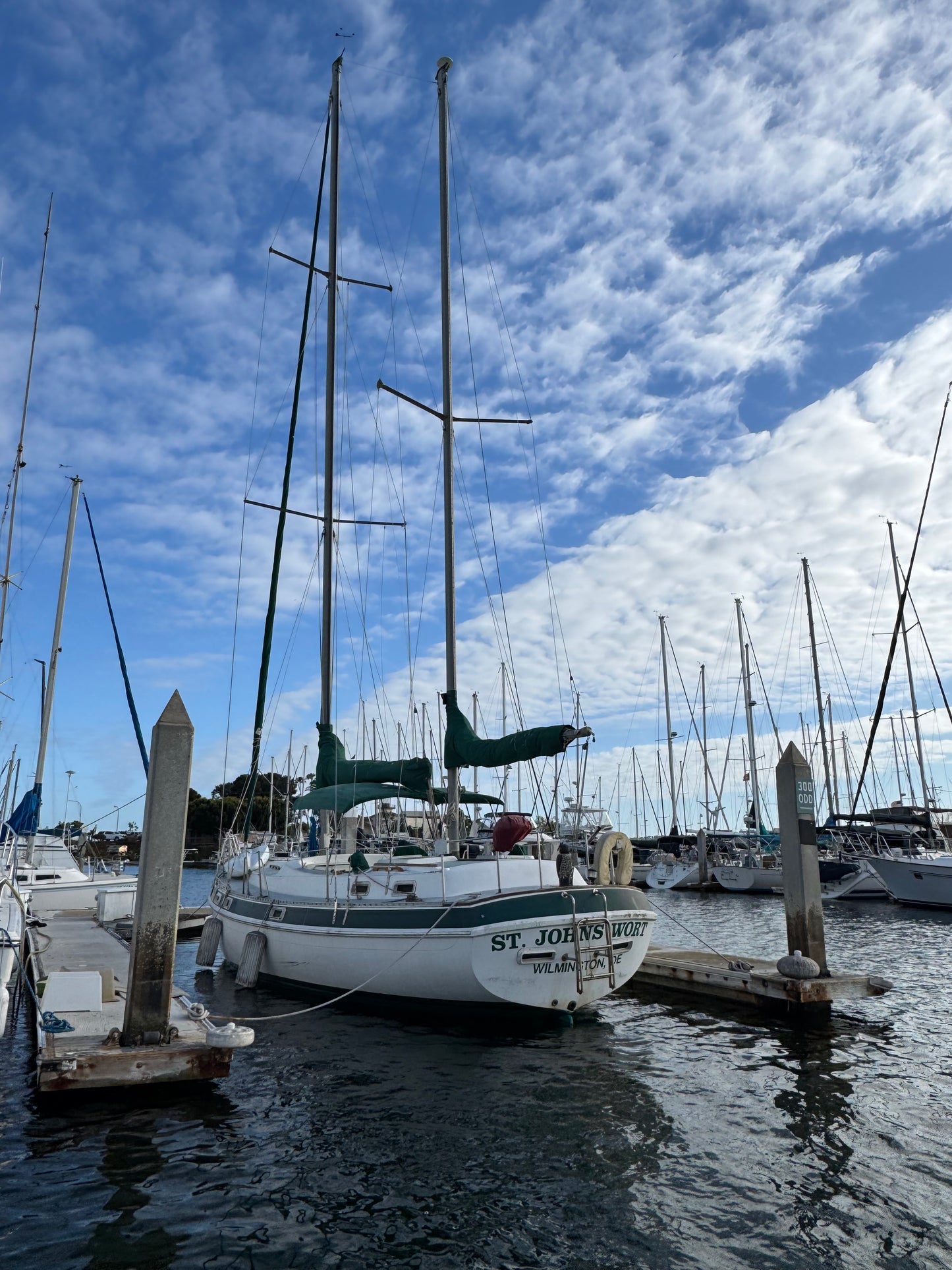 1981 Morgan Out Island Center Cockpit Ketch Rig... Located in San Diego, Ca... Offered by Yacht Coast Yacht Sales