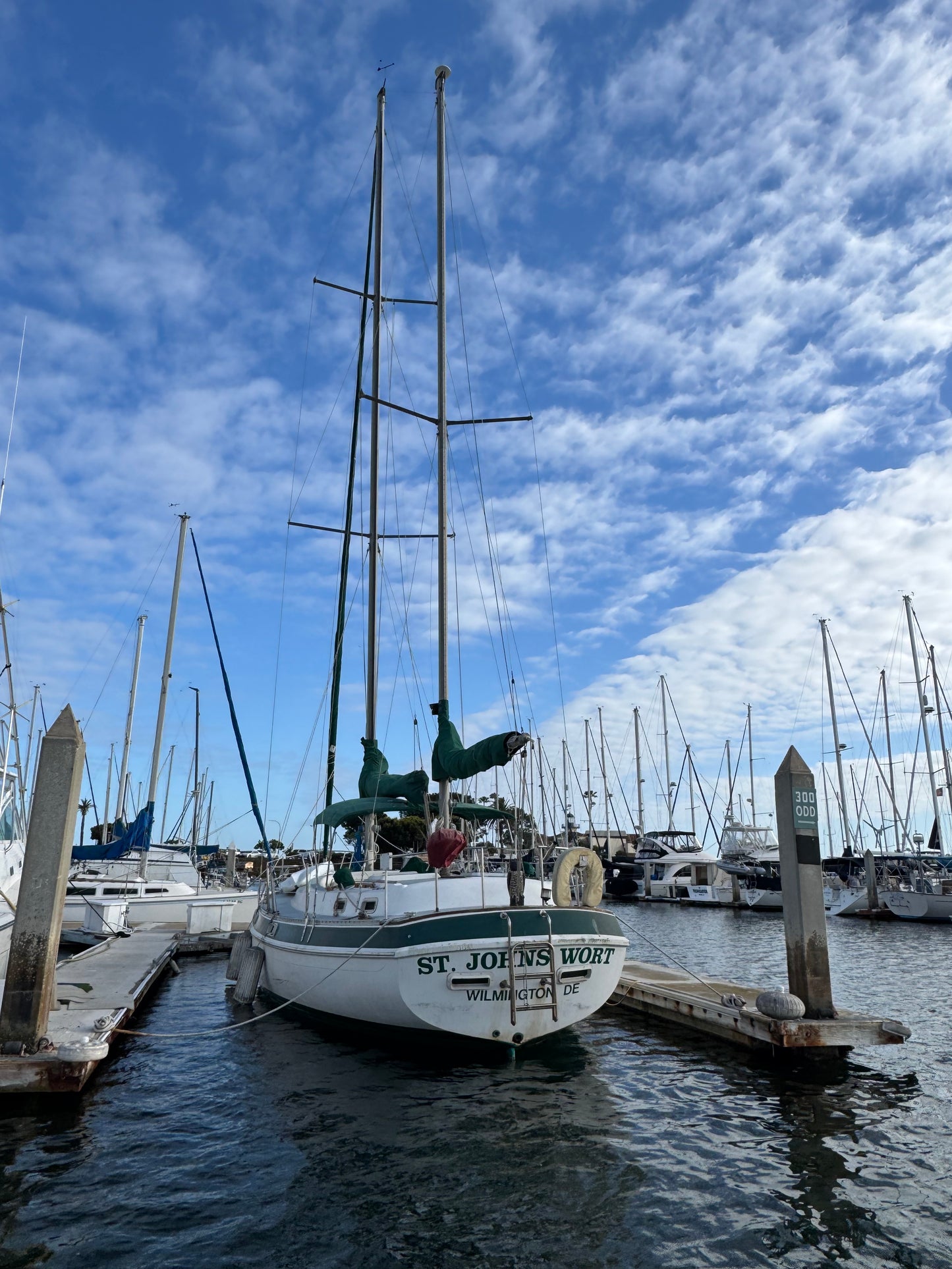 1981 Morgan Out Island Center Cockpit Ketch Rig... Located in San Diego, Ca... Offered by Yacht Coast Yacht Sales