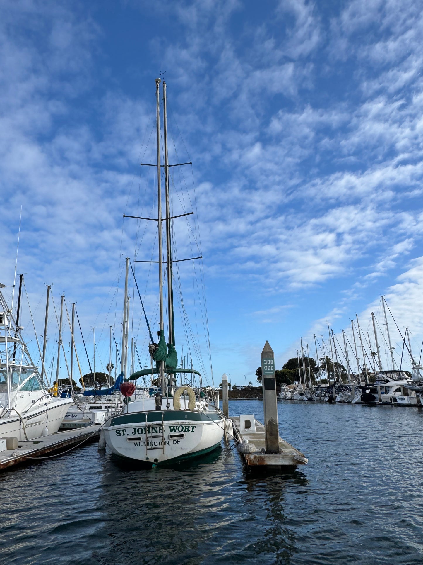 1981 Morgan Out Island Center Cockpit Ketch Rig... Located in San Diego, Ca... Offered by Yacht Coast Yacht Sales