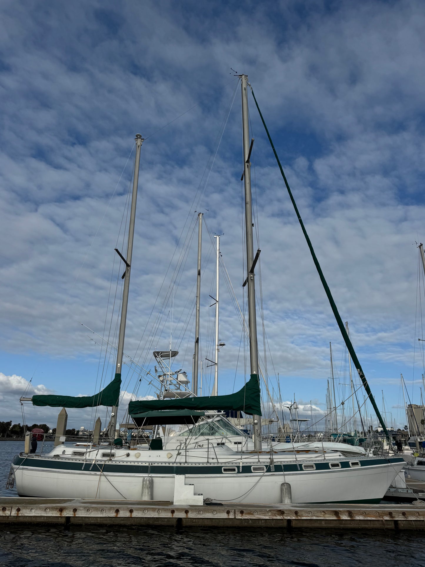 1981 Morgan Out Island Center Cockpit Ketch Rig... Located in San Diego, Ca... Offered by Yacht Coast Yacht Sales