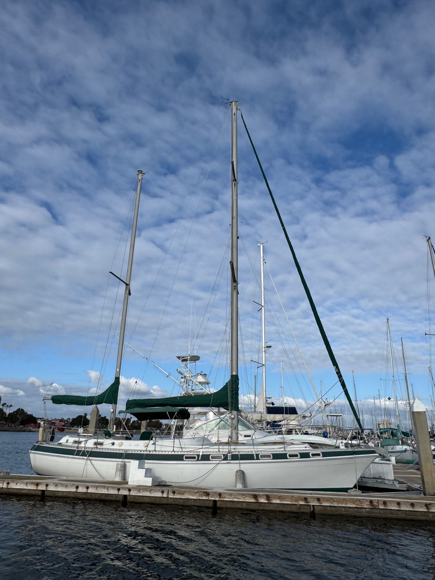 1981 Morgan Out Island Center Cockpit Ketch Rig... Located in San Diego, Ca... Offered by Yacht Coast Yacht Sales