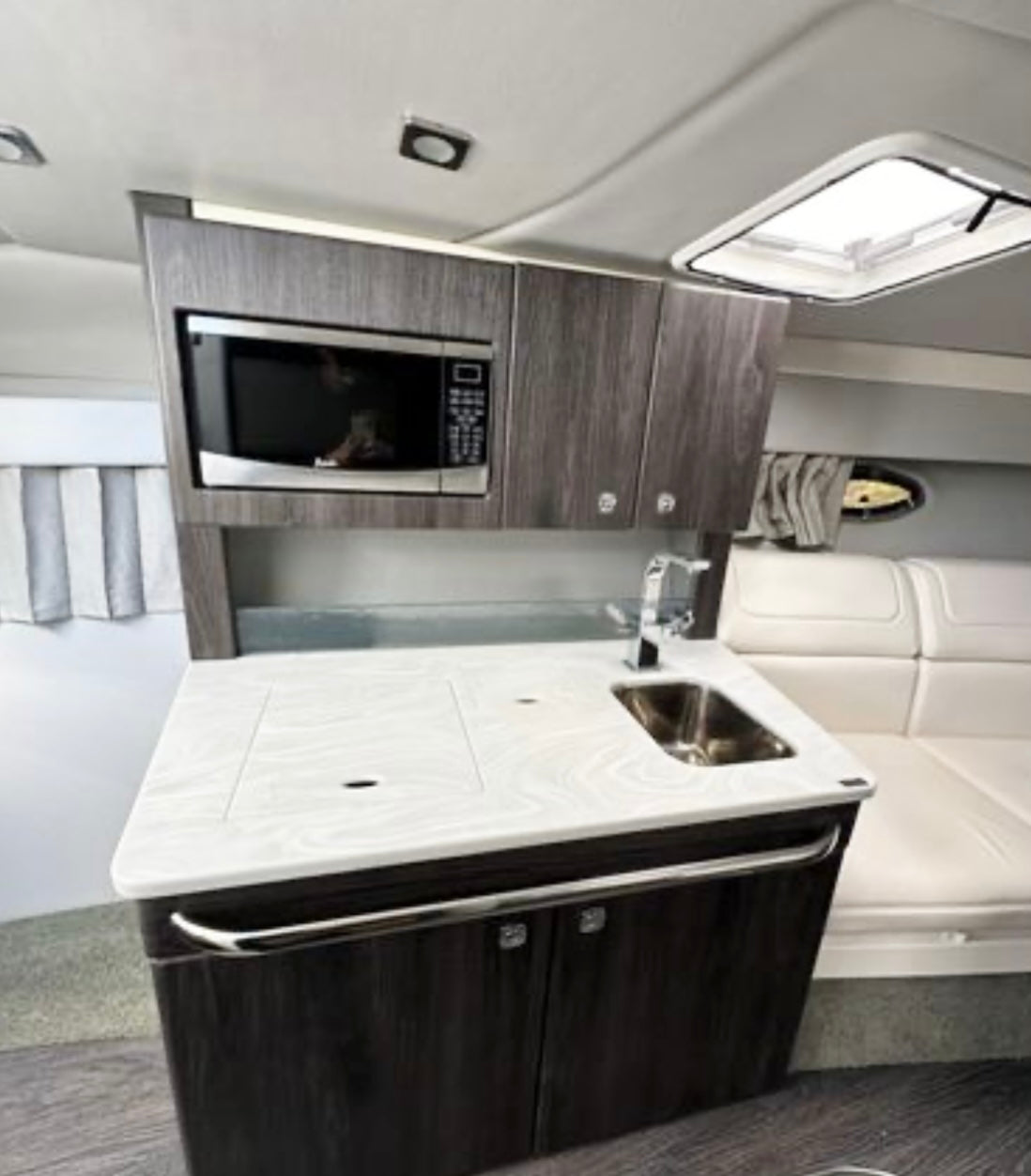 Sold! 2008 Formula 31PC... Located in Newport Beach, CA... Offered By Yacht Coast Yacht Sales