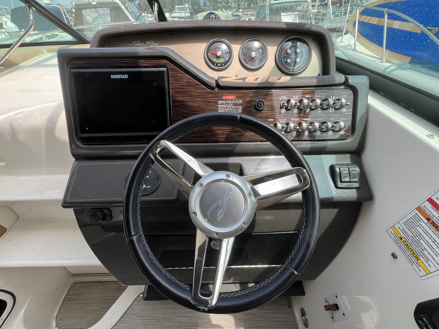 2016 Sea Ray Sundancer 260... Located in Huntington Beach, Ca... Offered By Yacht Coast Yacht Sales