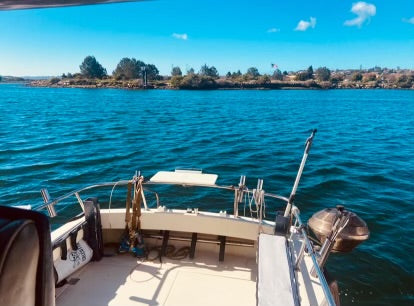 1990 Skipjack 28 Flybridge with Triple axle aluminum trailer... Located in San Diego, Ca... Offered By Yacht Coast Yacht Sales