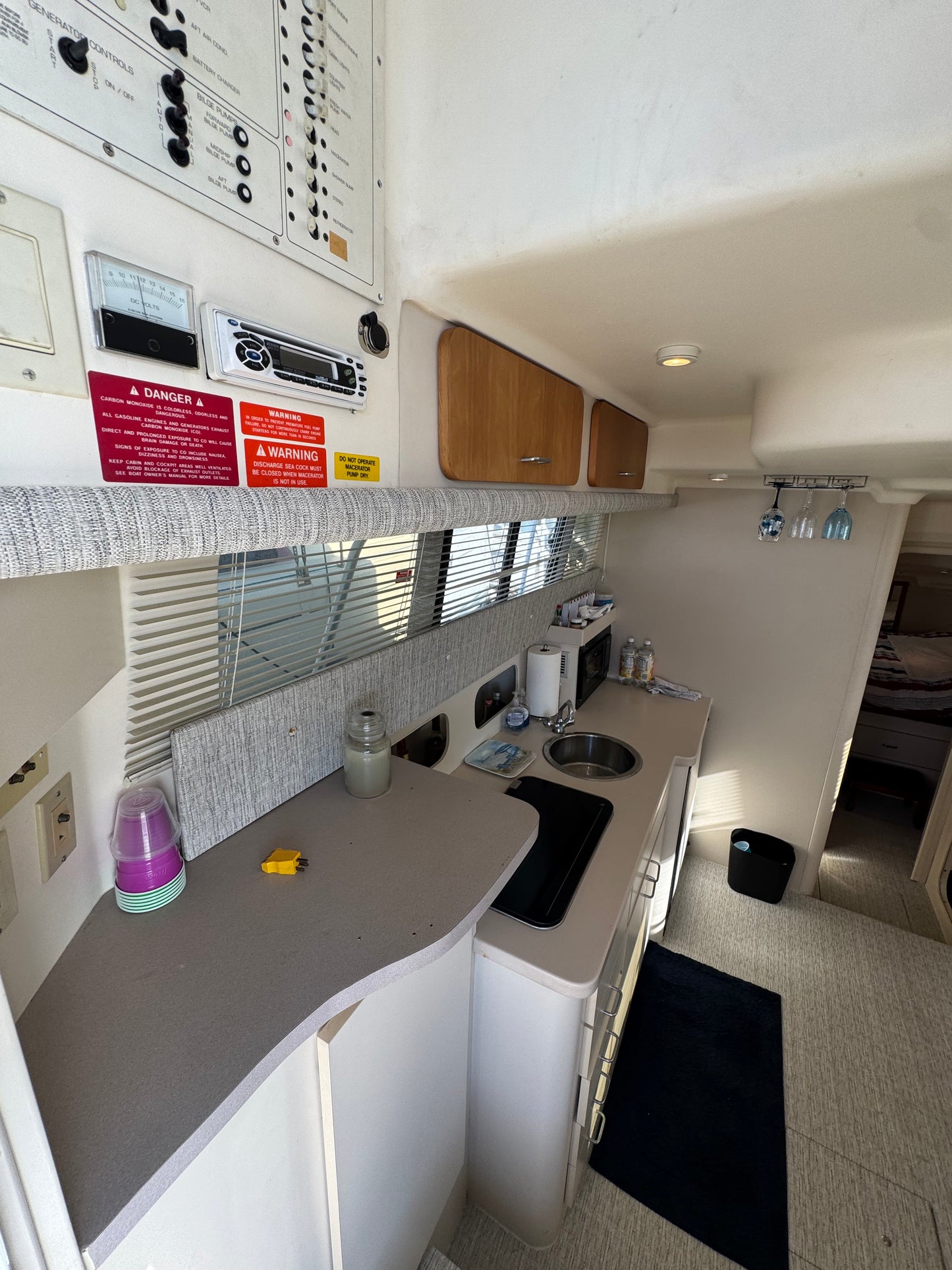 1998 Mainship 31 Sedan Bridge... Located in Coronado, Ca... Offered By Yacht Coast Yacht Sales