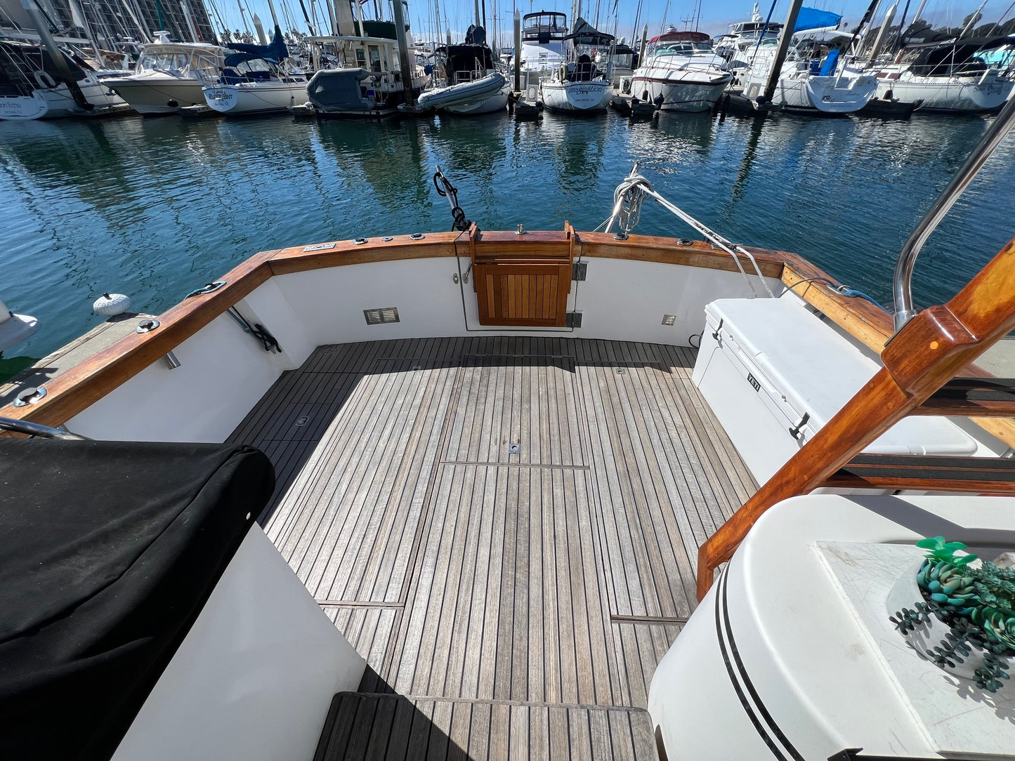 1978 Pacifica 36 Sedan Bridge... Located in San Diego, Ca... Offered By Yacht Coast Yacht Sales