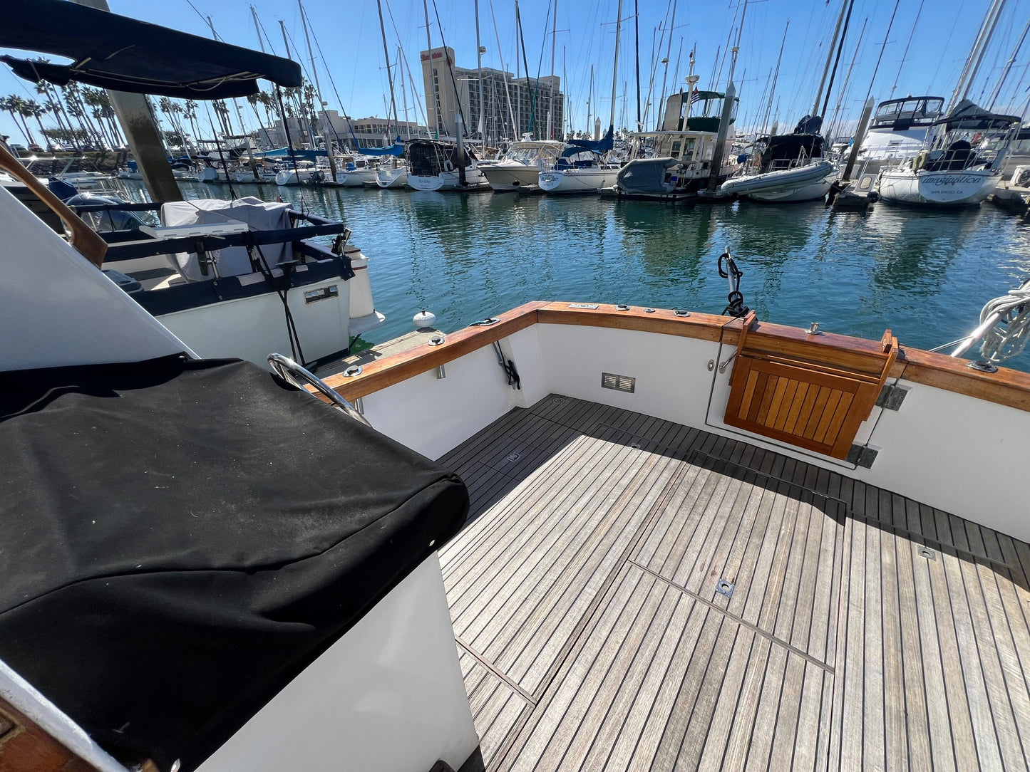 1978 Pacifica 36 Sedan Bridge... Located in San Diego, Ca... Offered By Yacht Coast Yacht Sales