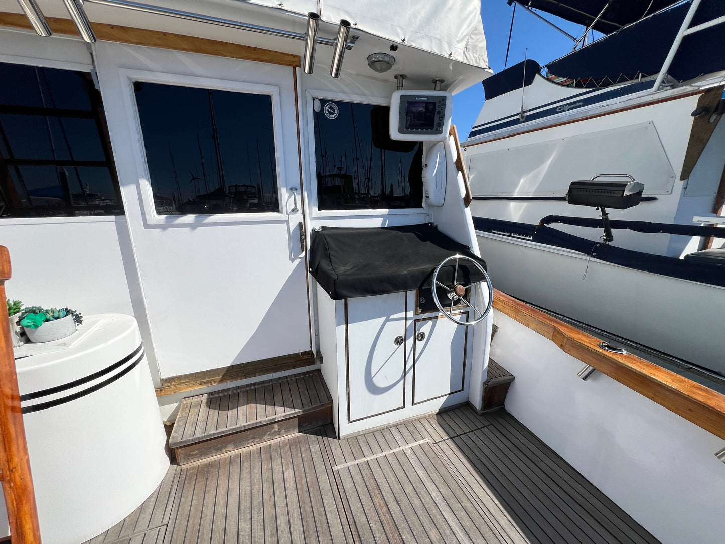 1978 Pacifica 36 Sedan Bridge... Located in San Diego, Ca... Offered By Yacht Coast Yacht Sales