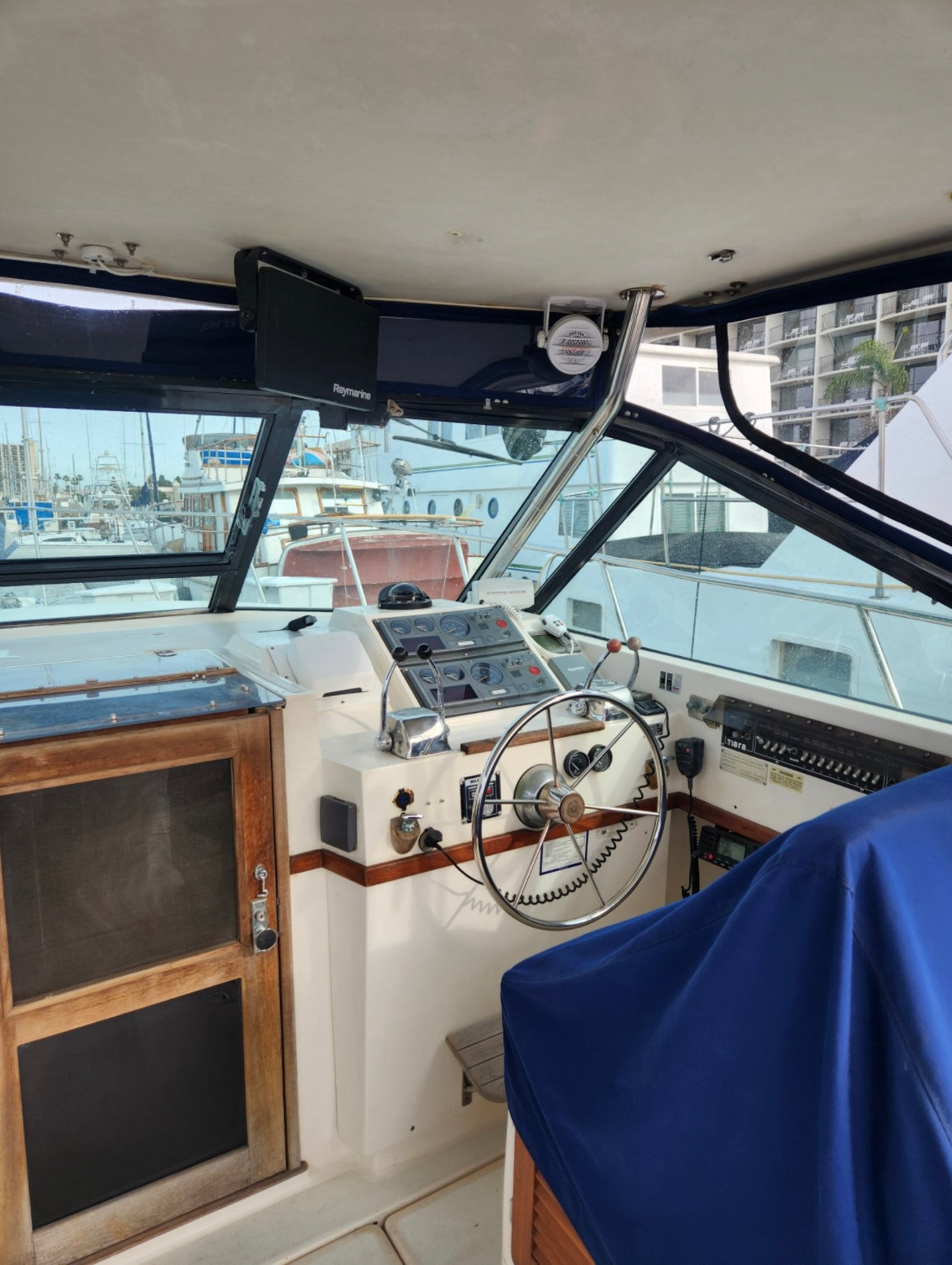 1986 Tiara 3100 Express Diesel.. Located in San Diego, Ca... Offered By Yacht Coast Yacht Sales