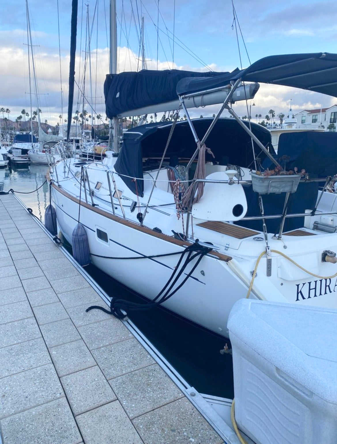 Sold! 2004 Beneteau Oceanis 423... Located in Ventura, Ca Offered By Yacht Coast Yacht Sales