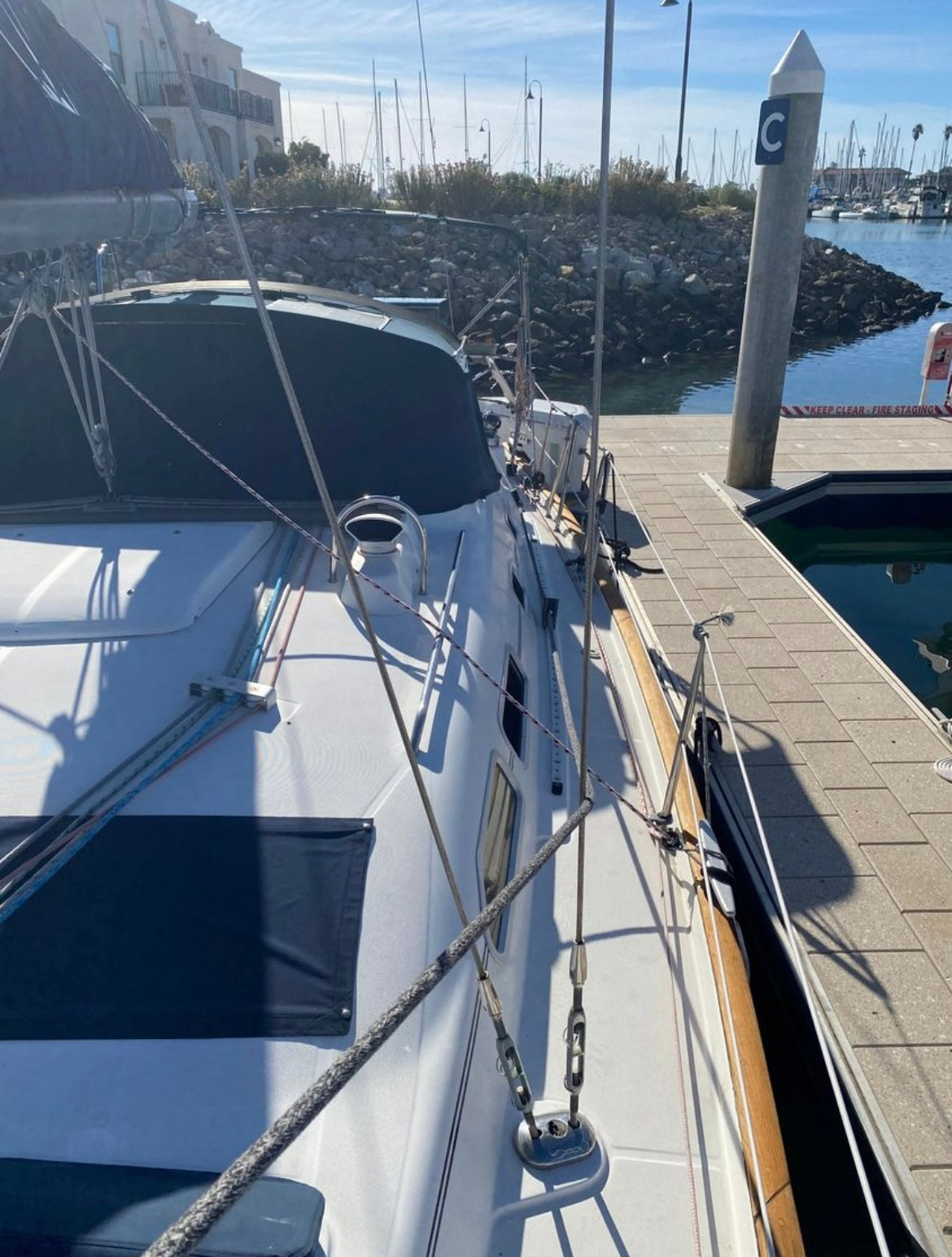 Sold! 2004 Beneteau Oceanis 423... Located in Ventura, Ca Offered By Yacht Coast Yacht Sales