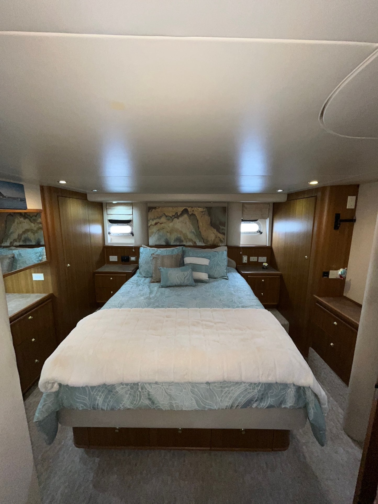 2001 Bayliner Pilothouse 5788... Located in Newport Beach, Ca... Offered By Yacht Coast Yacht Sales