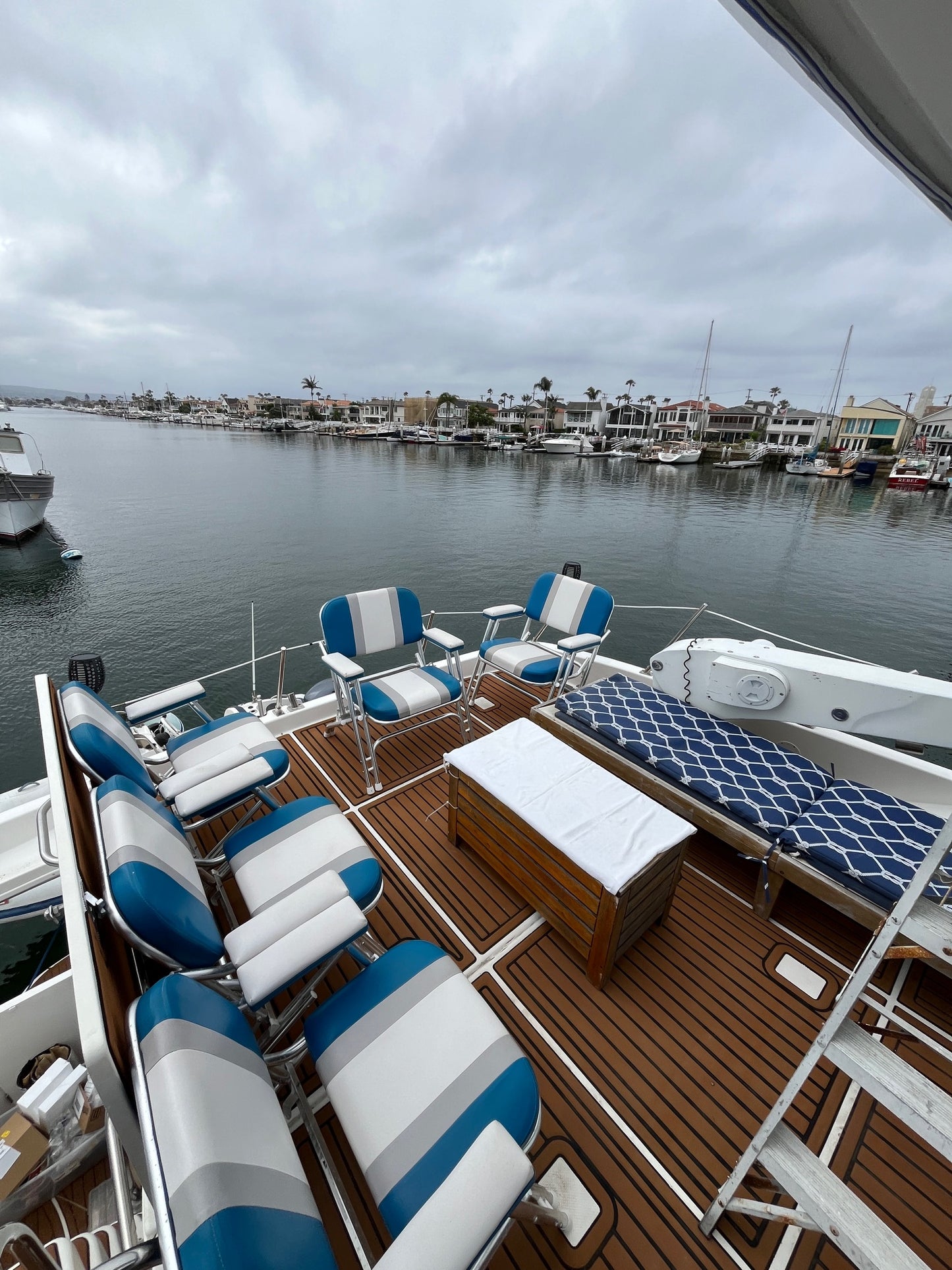 2001 Bayliner Pilothouse 5788... Located in Newport Beach, Ca... Offered By Yacht Coast Yacht Sales