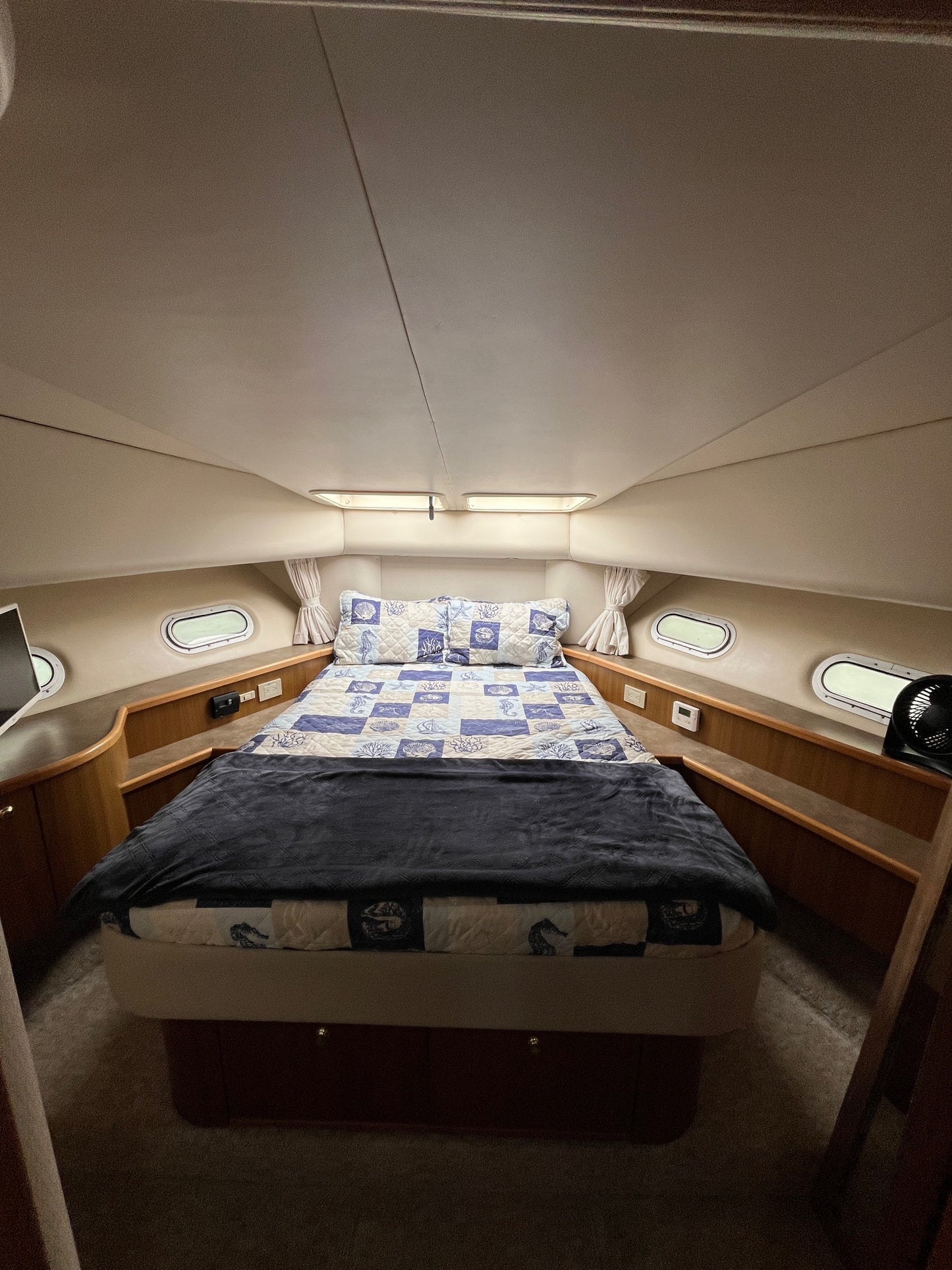2001 Bayliner Pilothouse 5788... Located in Newport Beach, Ca... Offered By Yacht Coast Yacht Sales