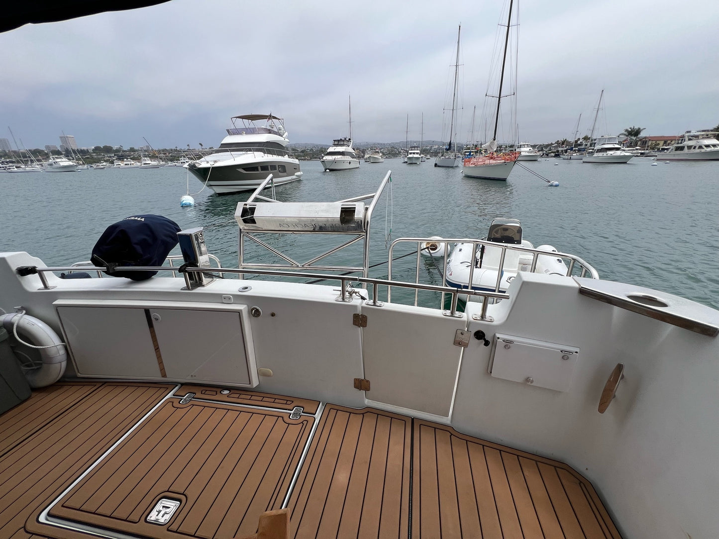2003 Carver 444... Located in Newport Beach, CA... Offered By Yacht Coast Yacht Sales