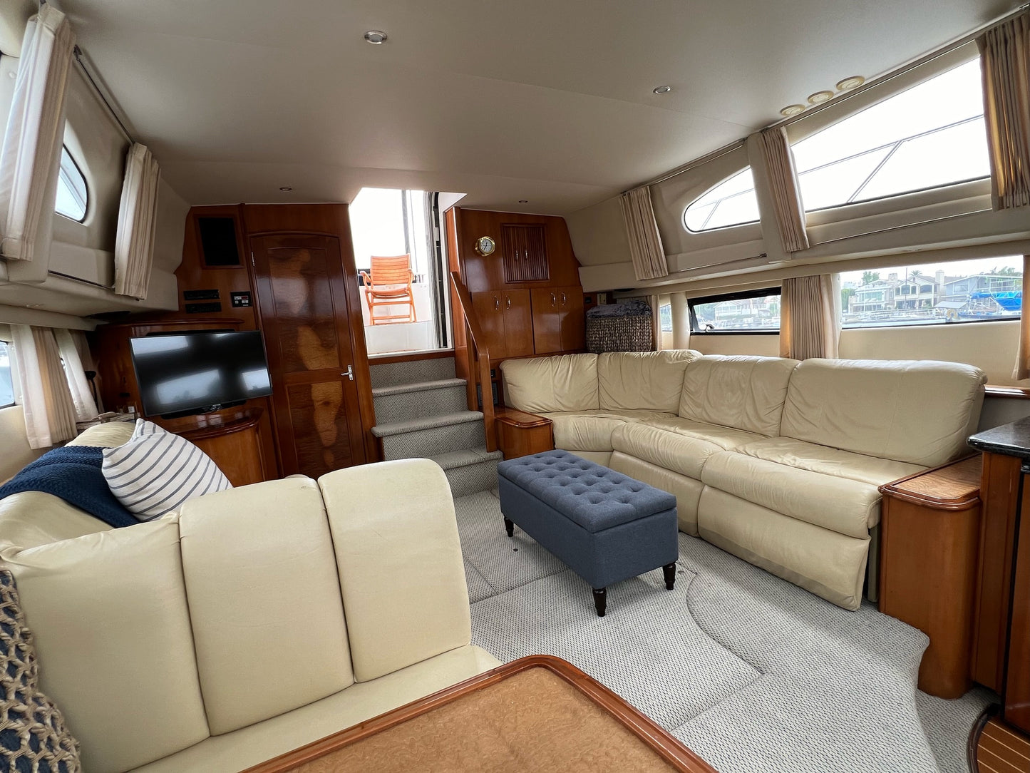 2003 Carver 444... Located in Newport Beach, CA... Offered By Yacht Coast Yacht Sales