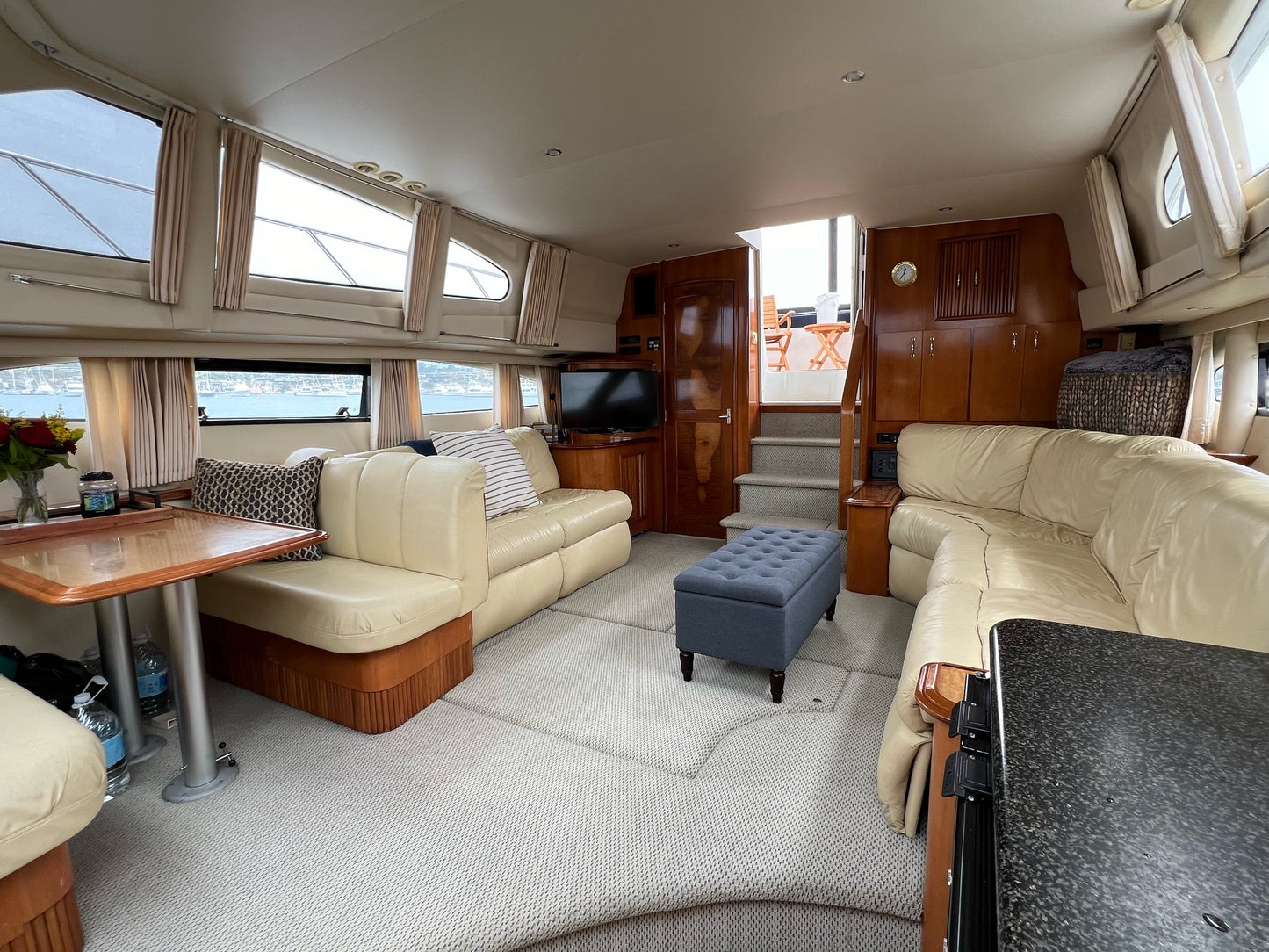 2003 Carver 444... Located in Newport Beach, CA... Offered By Yacht Coast Yacht Sales