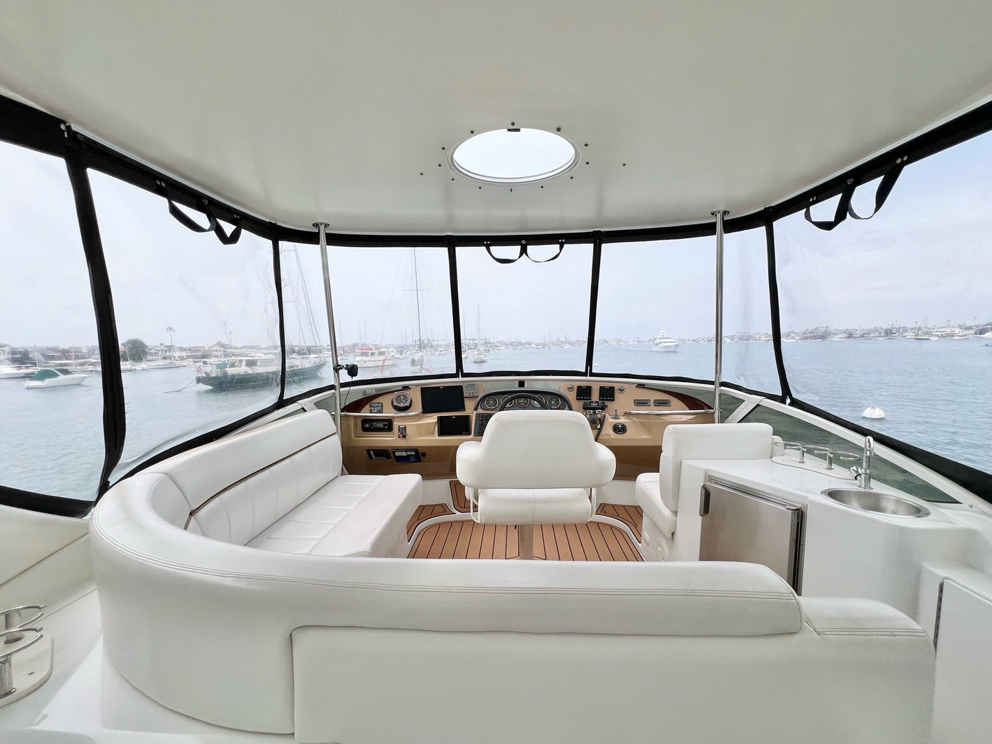 2003 Carver 444... Located in Newport Beach, CA... Offered By Yacht Coast Yacht Sales