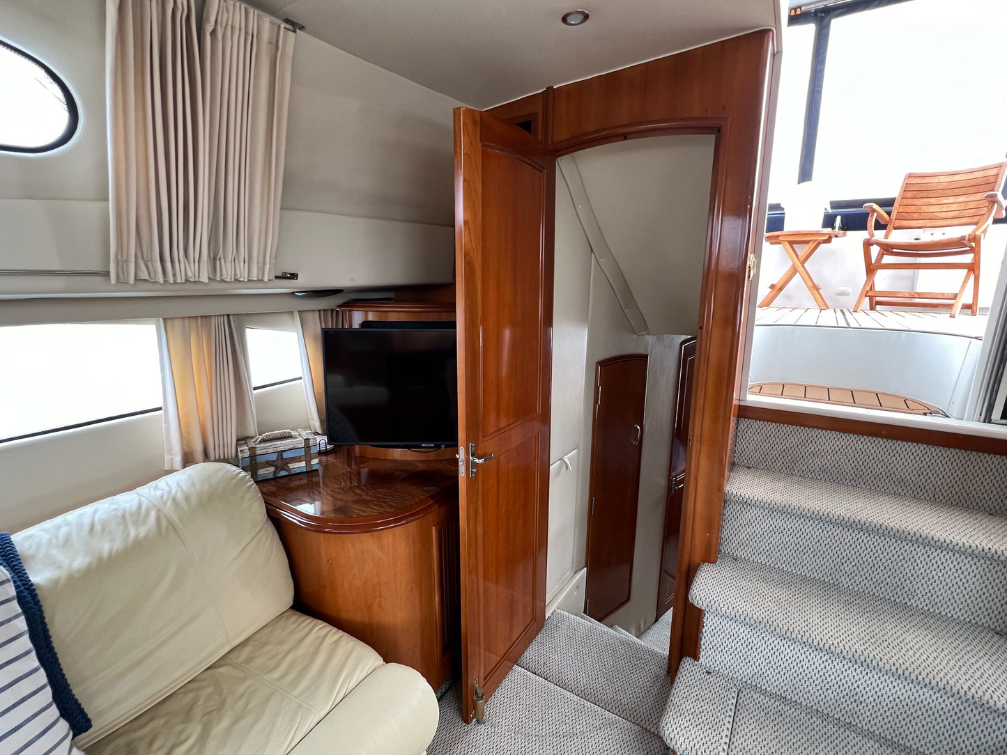 2003 Carver 444... Located in Newport Beach, CA... Offered By Yacht Coast Yacht Sales
