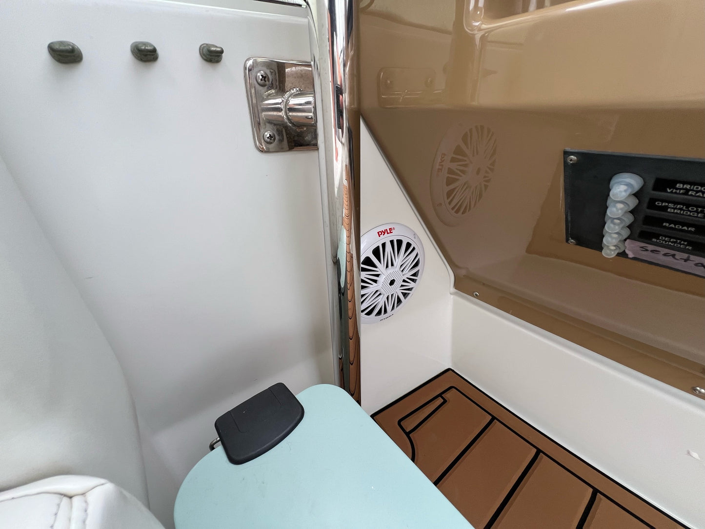 2003 Carver 444... Located in Newport Beach, CA... Offered By Yacht Coast Yacht Sales
