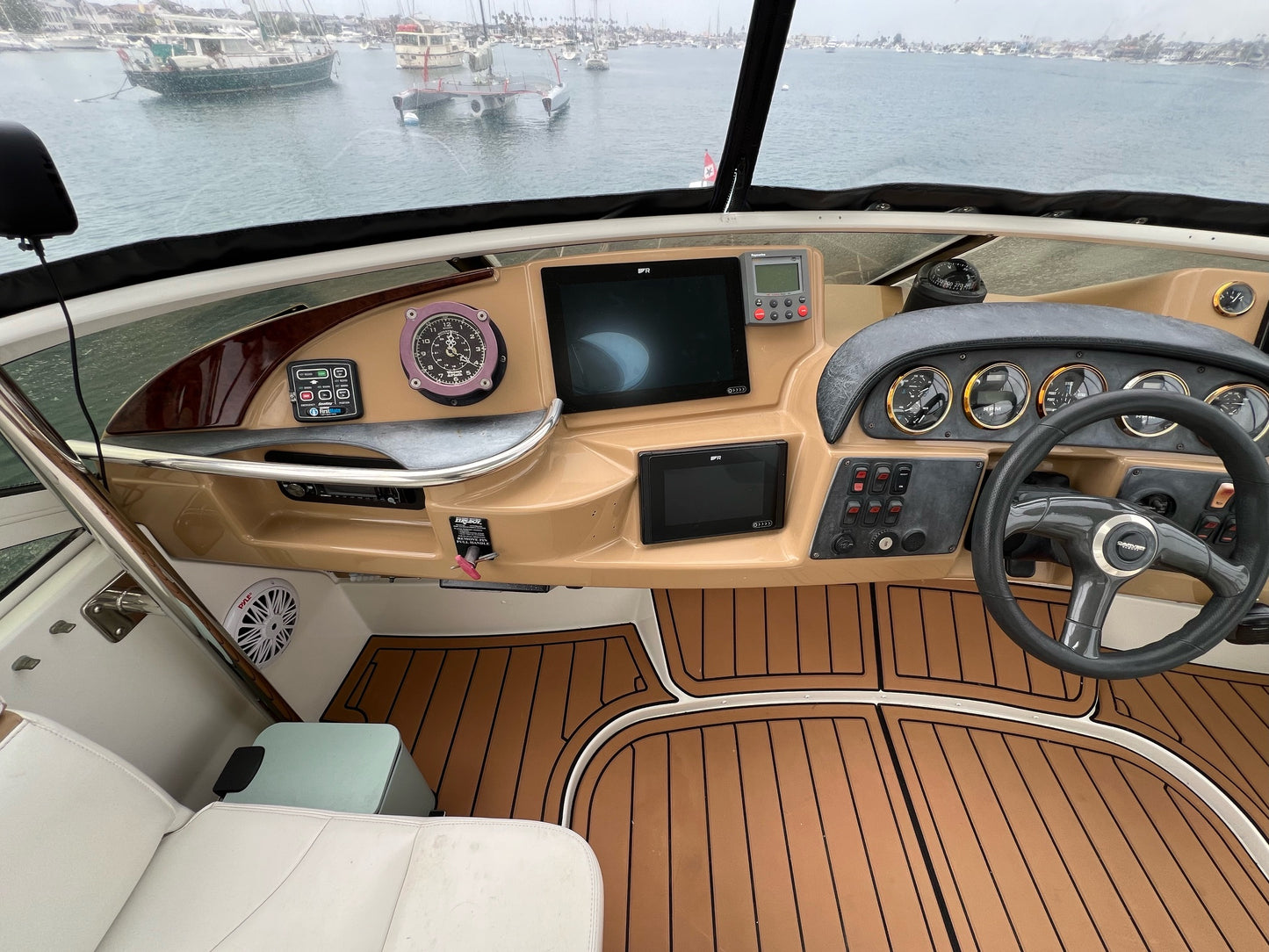 2003 Carver 444... Located in Newport Beach, CA... Offered By Yacht Coast Yacht Sales