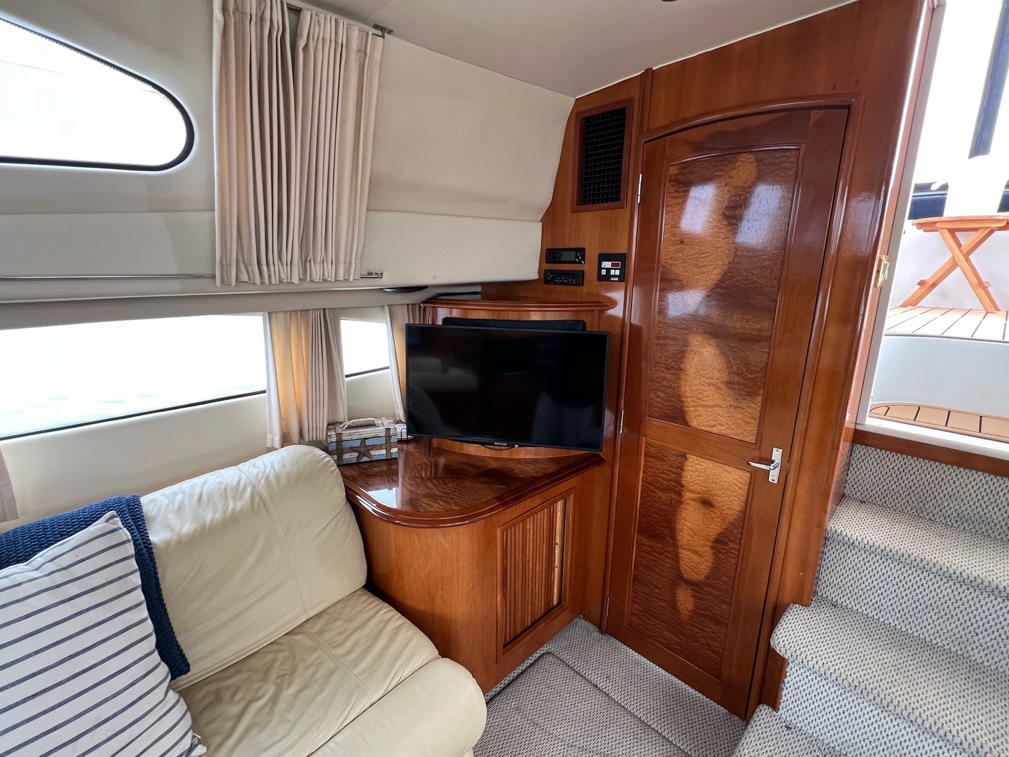 2003 Carver 444... Located in Newport Beach, CA... Offered By Yacht Coast Yacht Sales