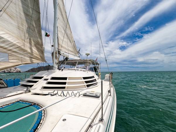 Sold! 2003 42 Manta MKII Located in Maui, Hawaii... Offered by Yacht Coast Yacht Sales