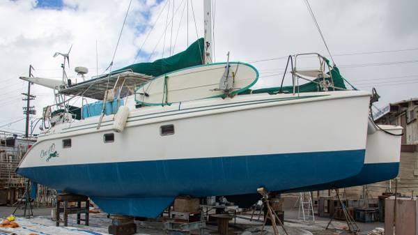 2003 42 Manta MKII Located in Maui, Hawaii... Offered by Yacht Coast Yacht Sales