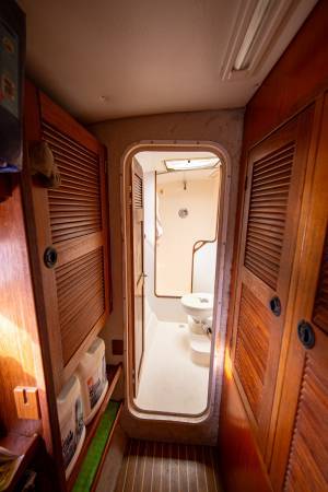 Sold! 2003 42 Manta MKII Located in Maui, Hawaii... Offered by Yacht Coast Yacht Sales