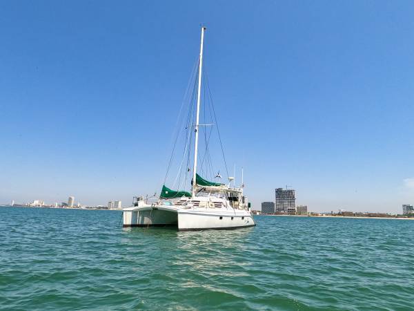 Sold! 2003 42 Manta MKII Located in Maui, Hawaii... Offered by Yacht Coast Yacht Sales