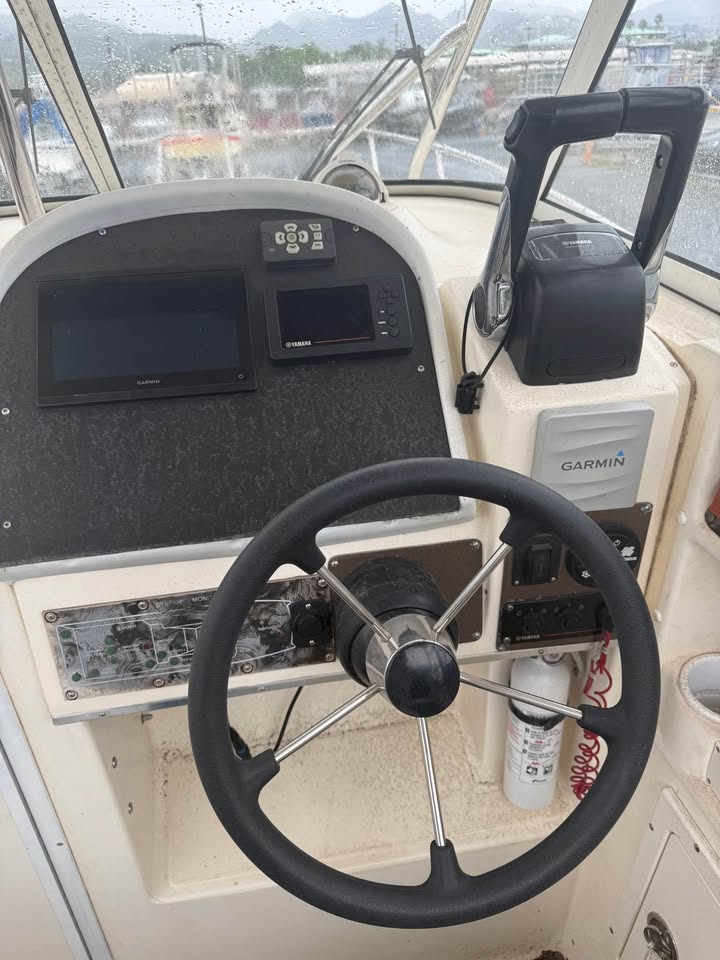 1998 World Cat 26.6 SC – Twin 200 HP Yamaha Engines – Low Hours & Trailer... Located in Honolulu, Hawaii... Offered By Yacht Coast Yacht Sales